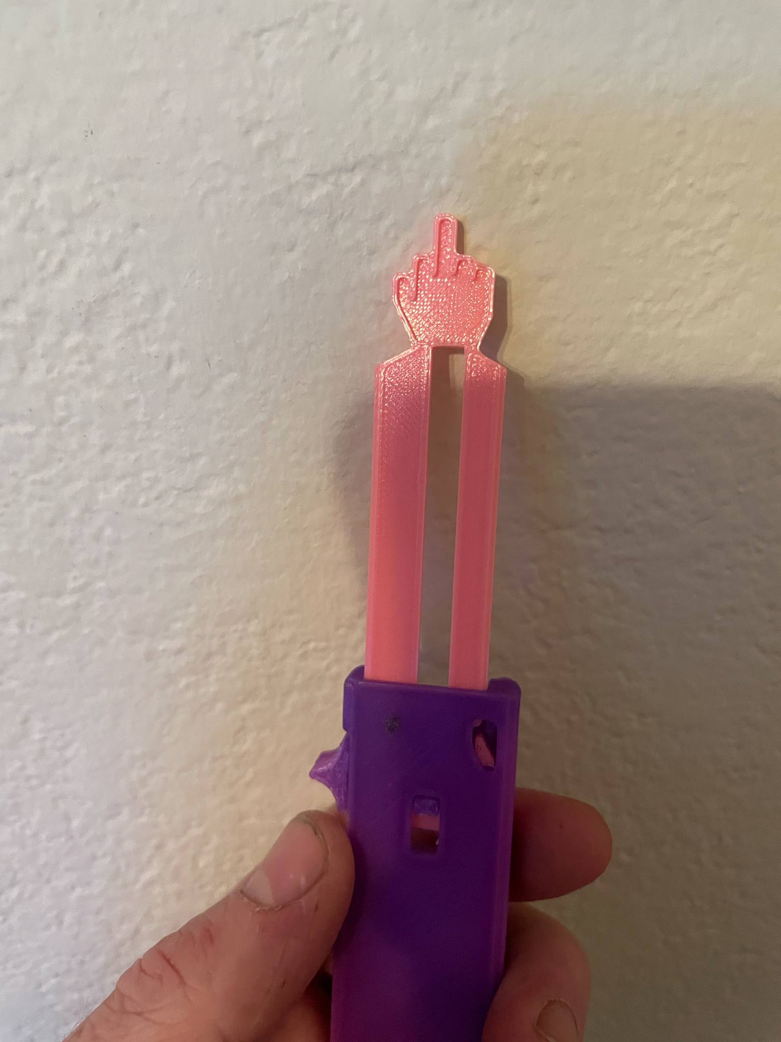 The Finger Switchblade