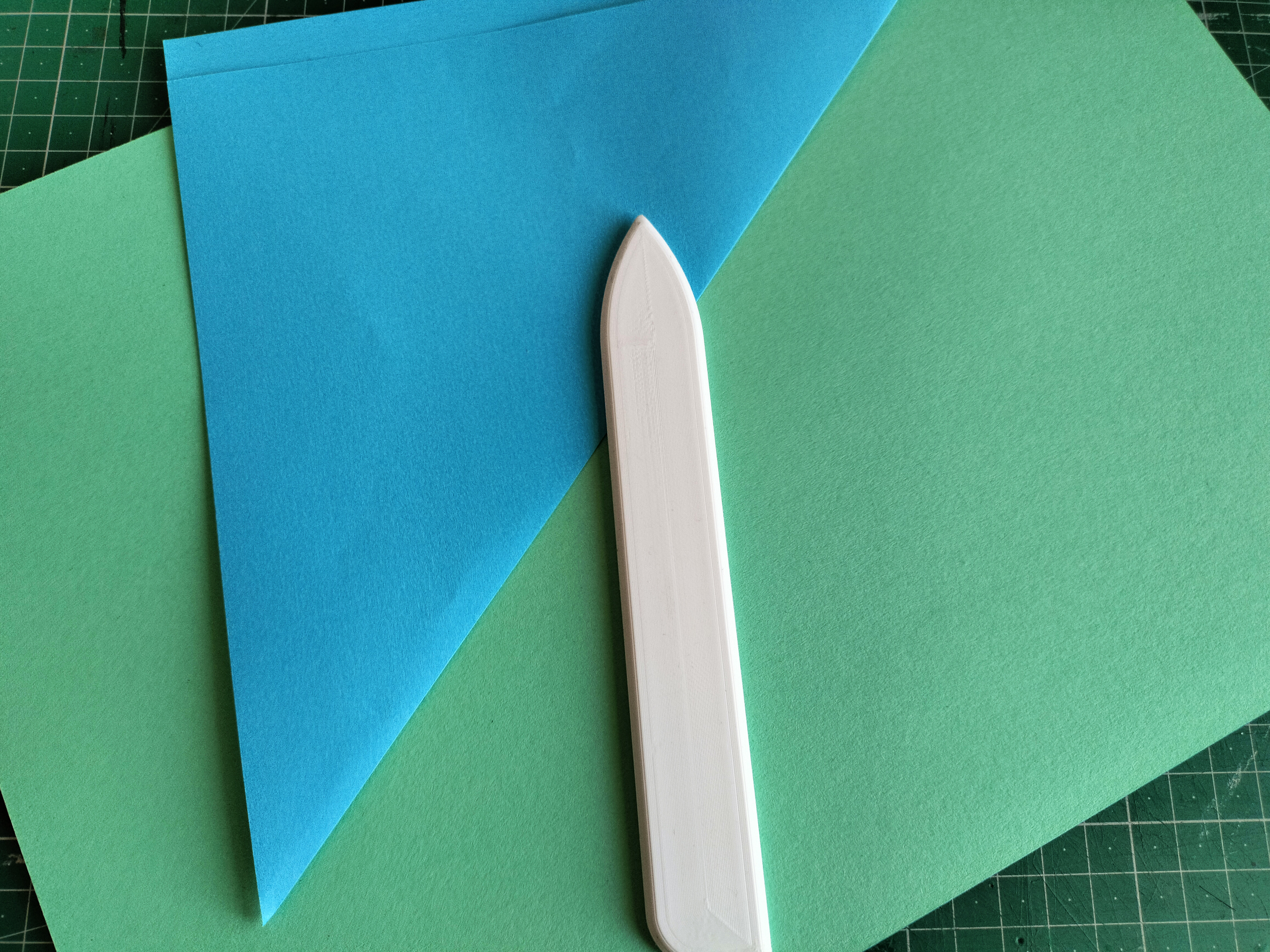 Miniatura 3 do modelo 3D Bone Folder (Paper folding tools)