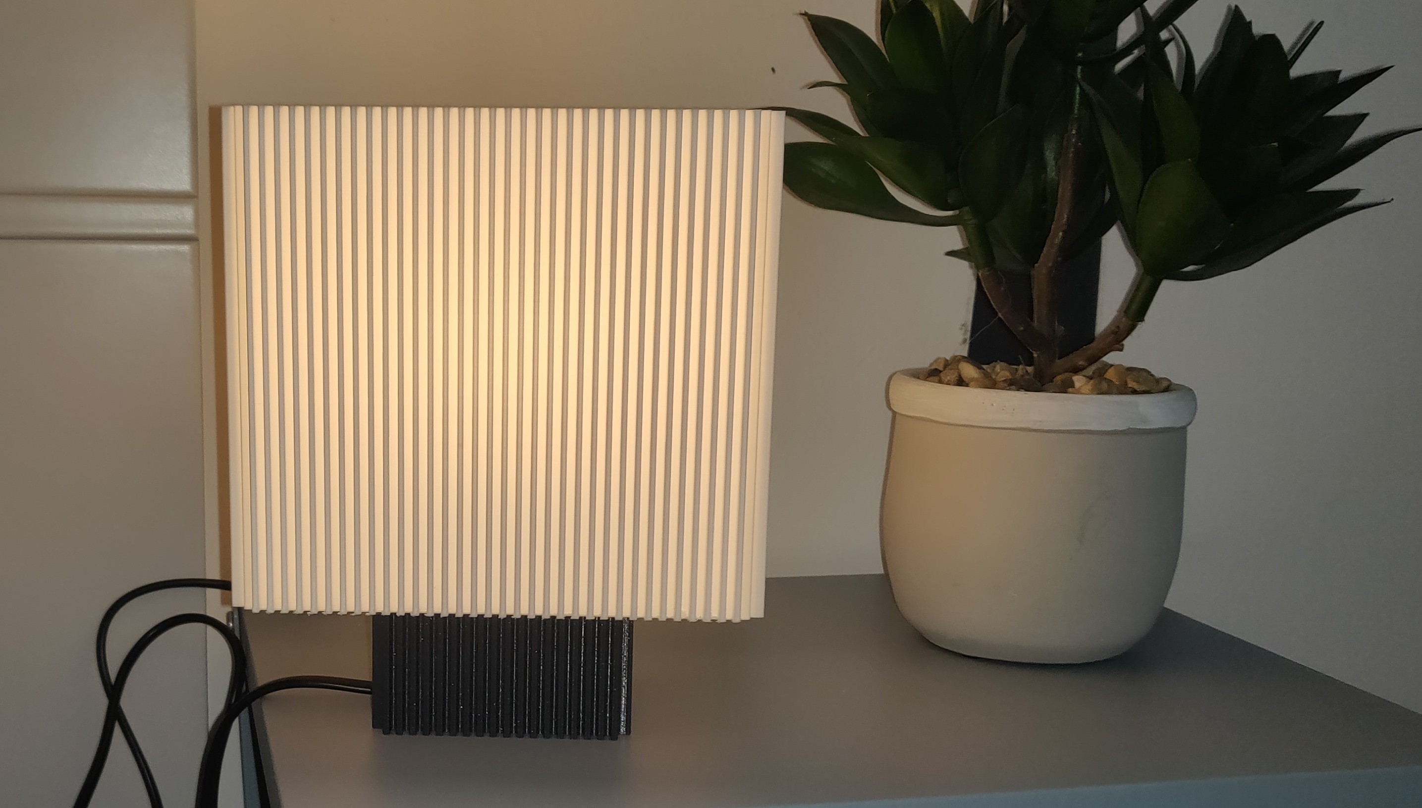 Cube ribbed table lamp scaled to 75%