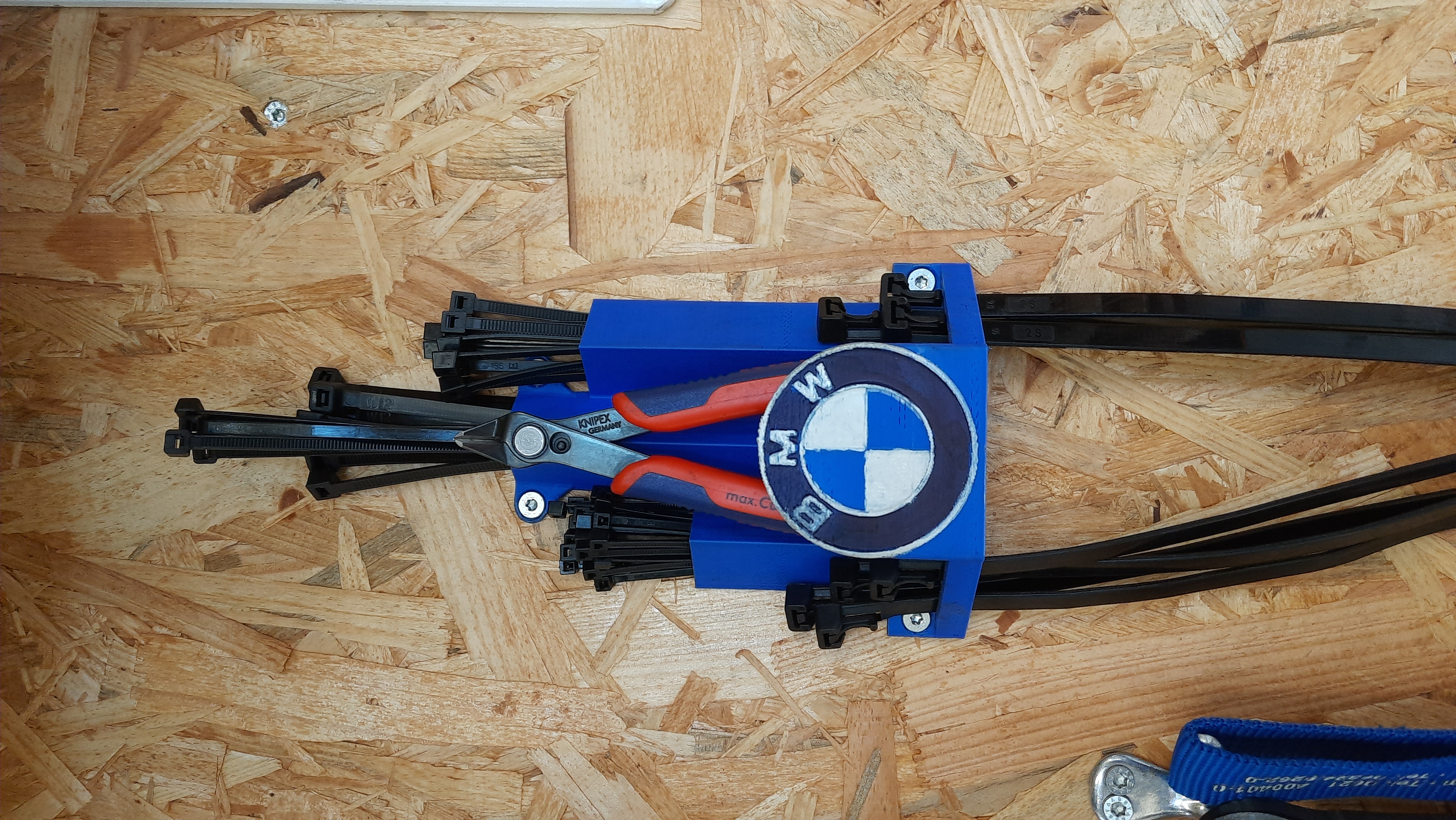 ZIP TIE ORGANIZER BMW&HOND@ 3D model