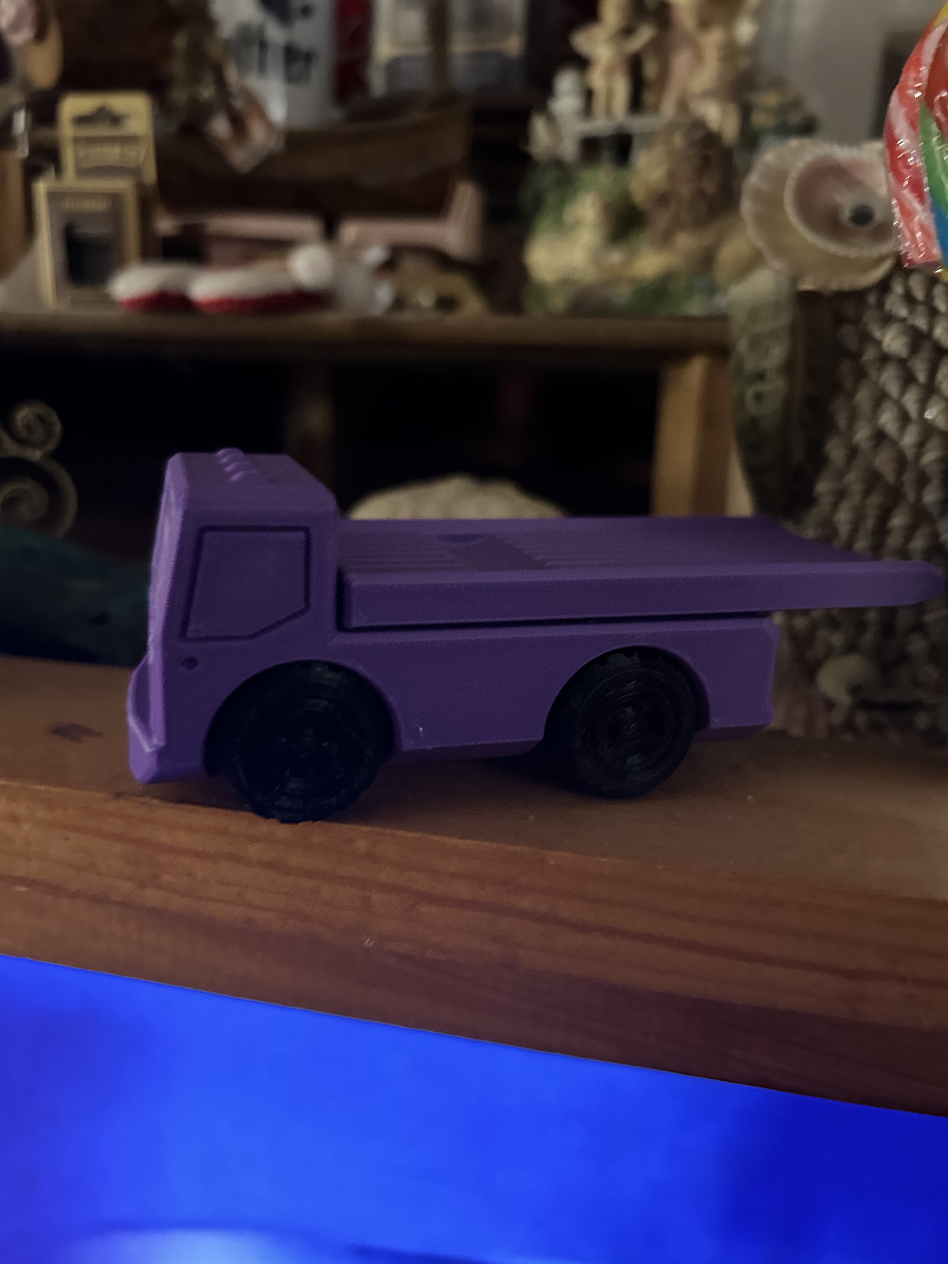 Longer axle for flatbed