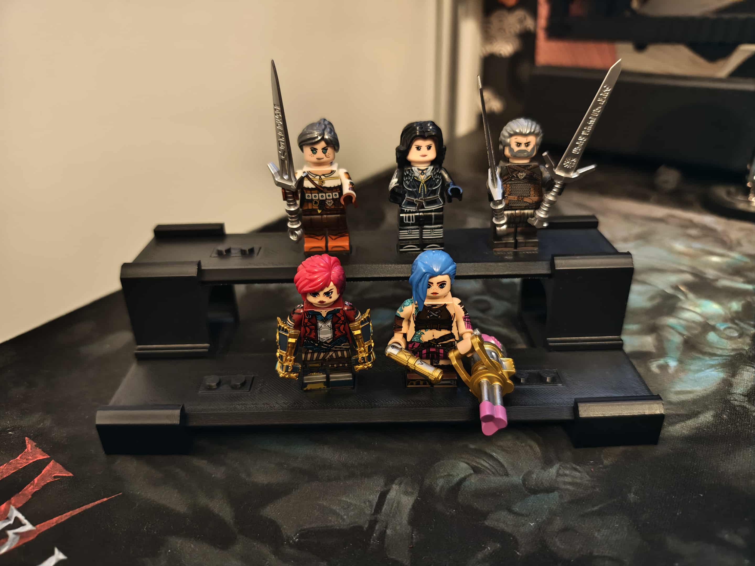 Modular LEGO Minifgures Display stand