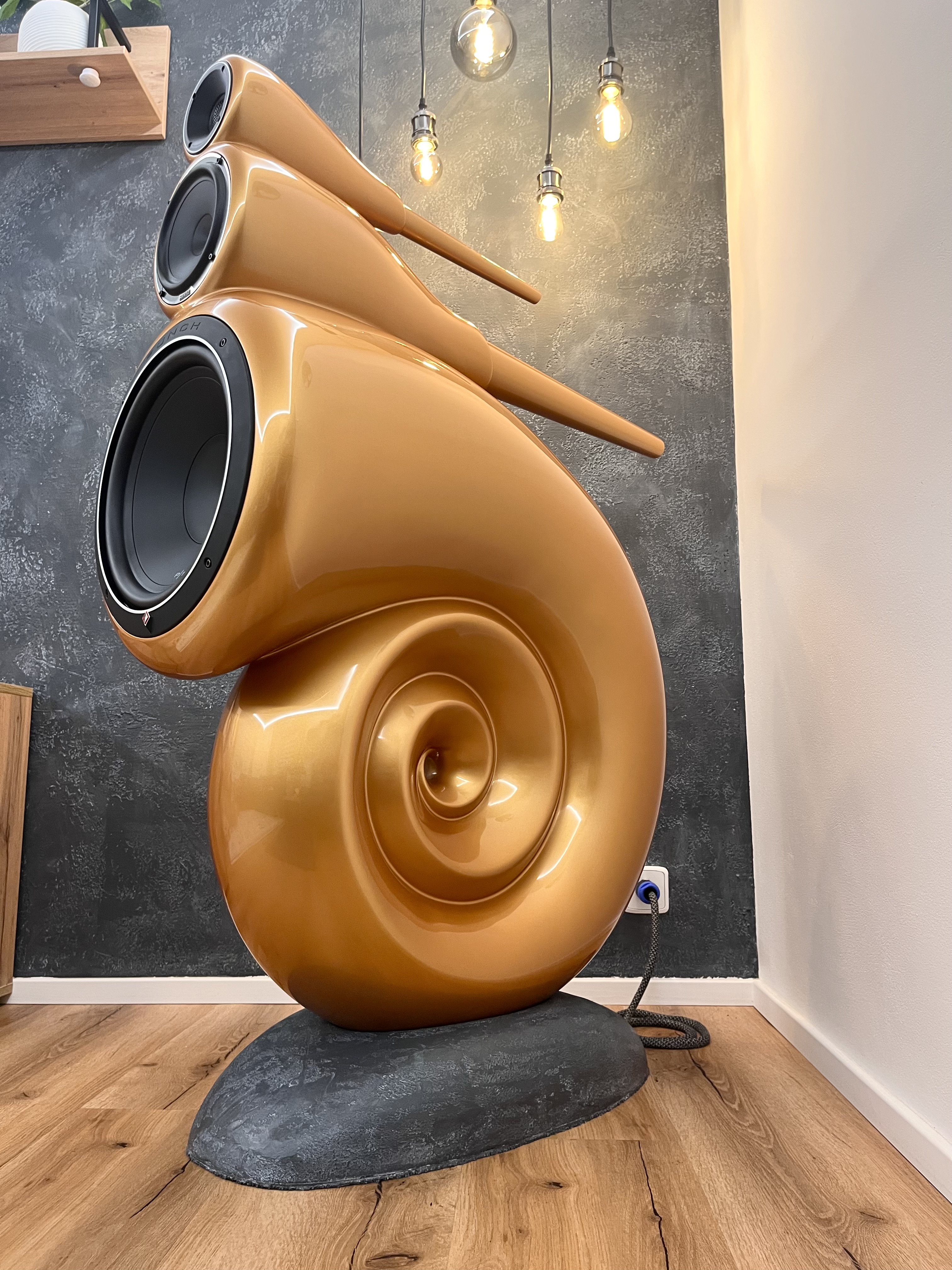 Nautilus speaker