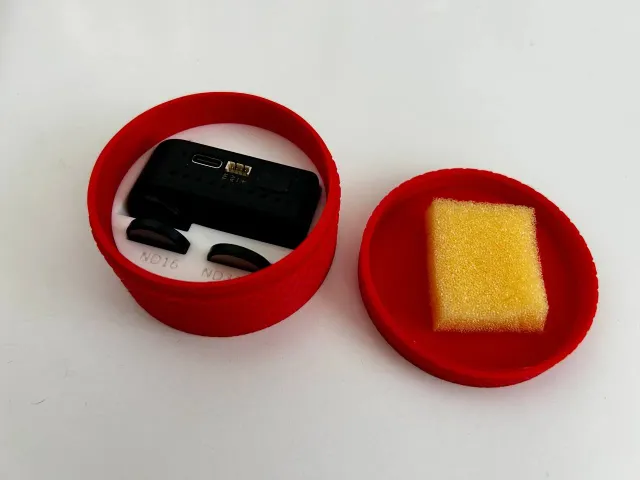Hawkeye Thumb2 travel case