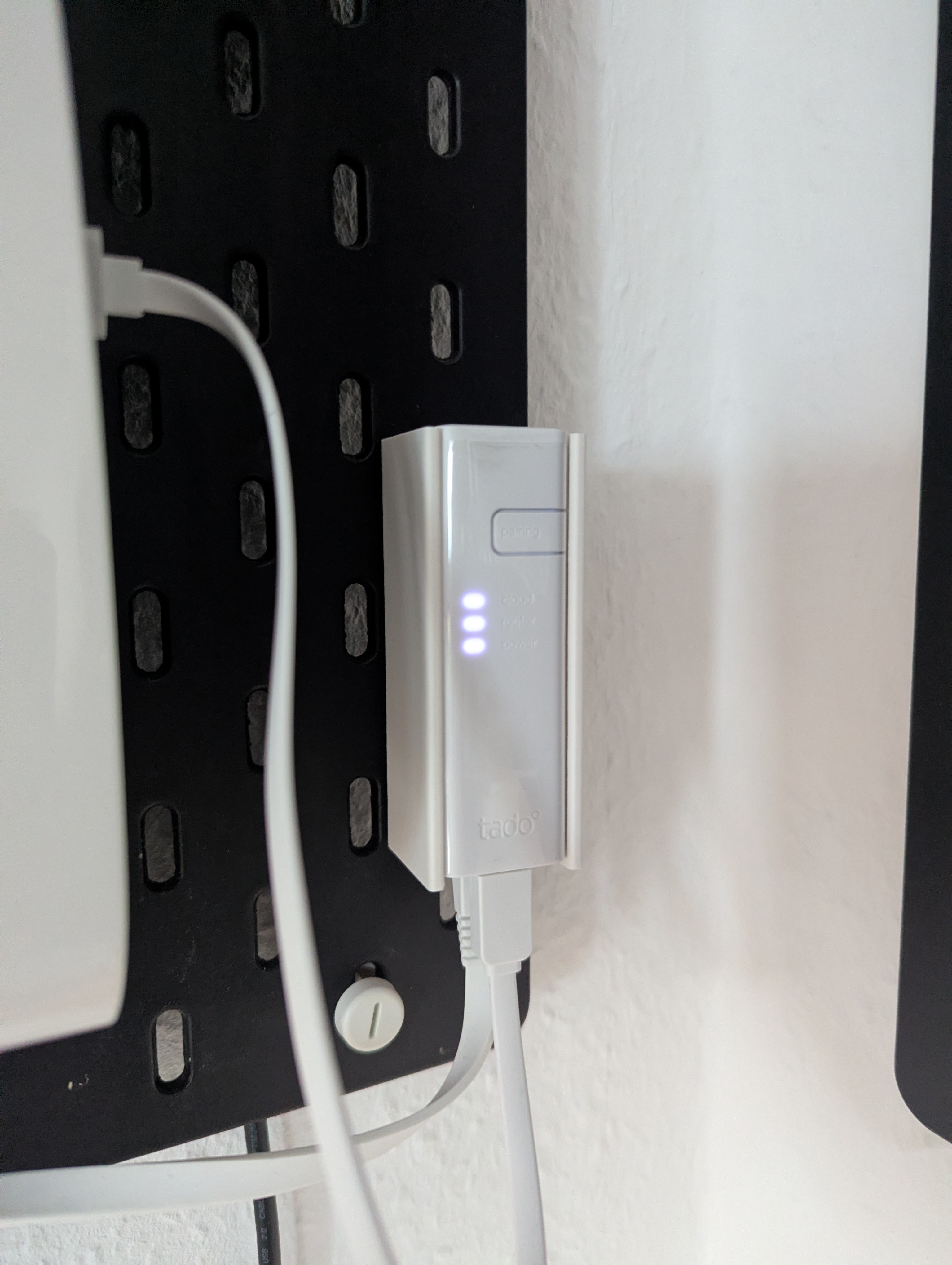 Tado V3 gateway bracket (IKEA Skadis)