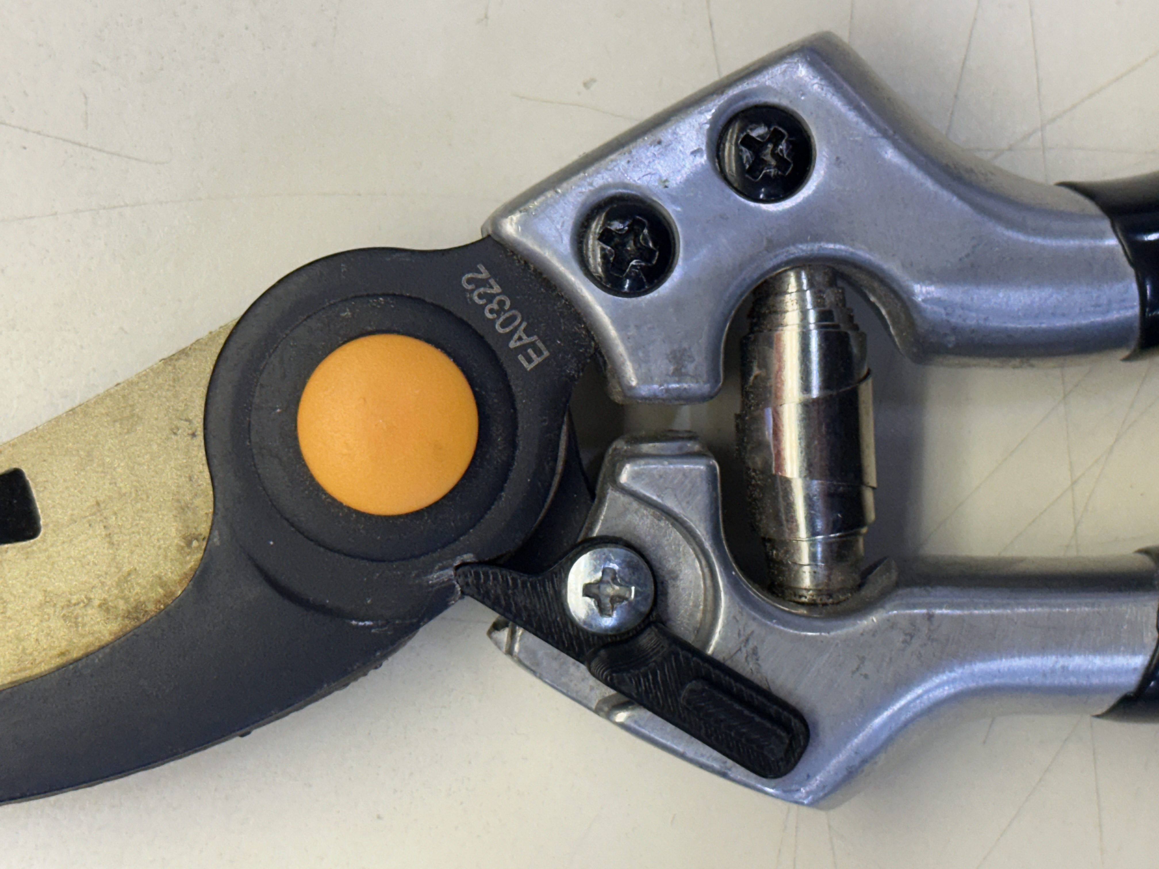 Fiskars Pruning Shears - Locking Lever Replacement
