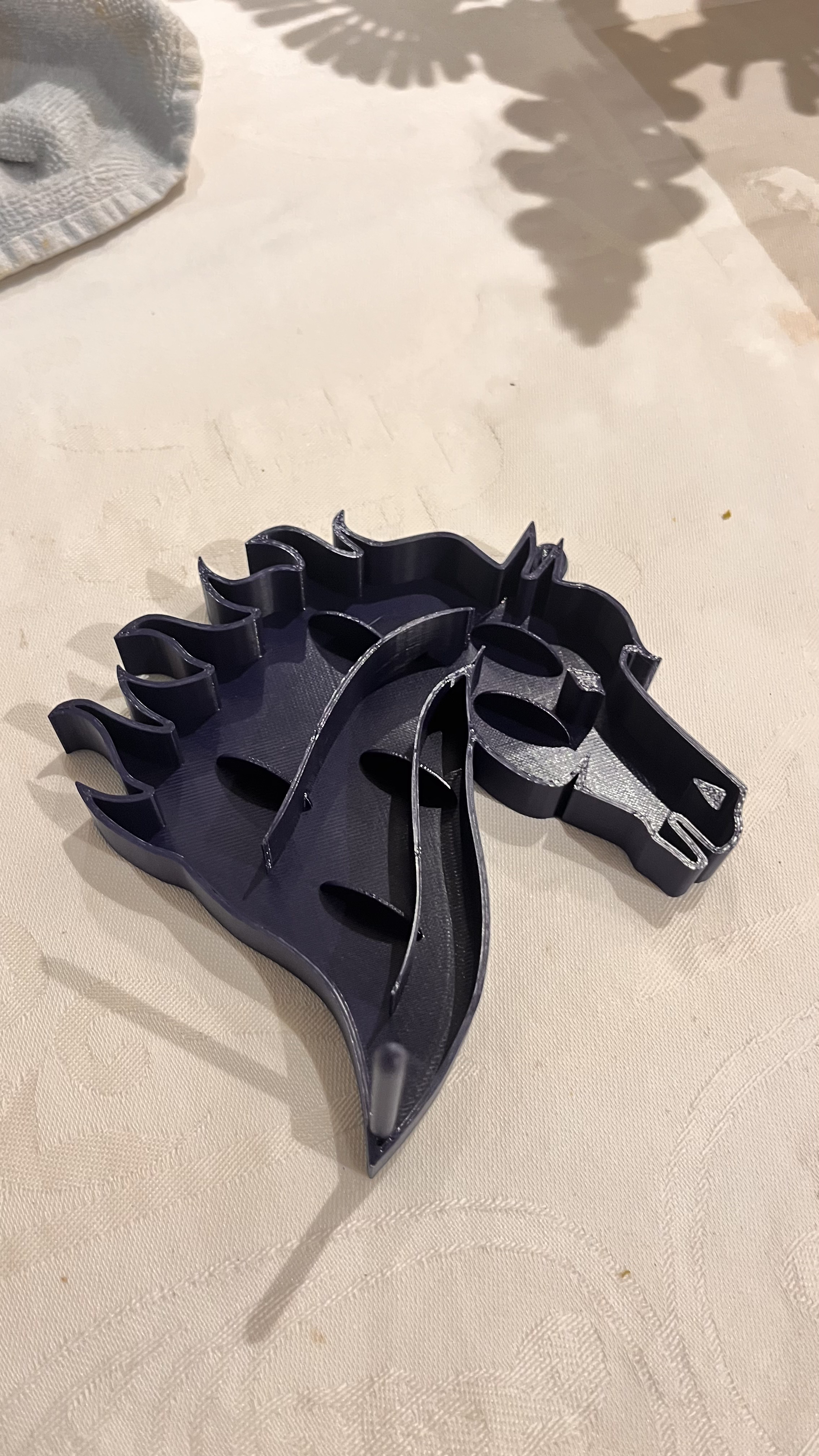 Birdfeeder in the shape of a horse head