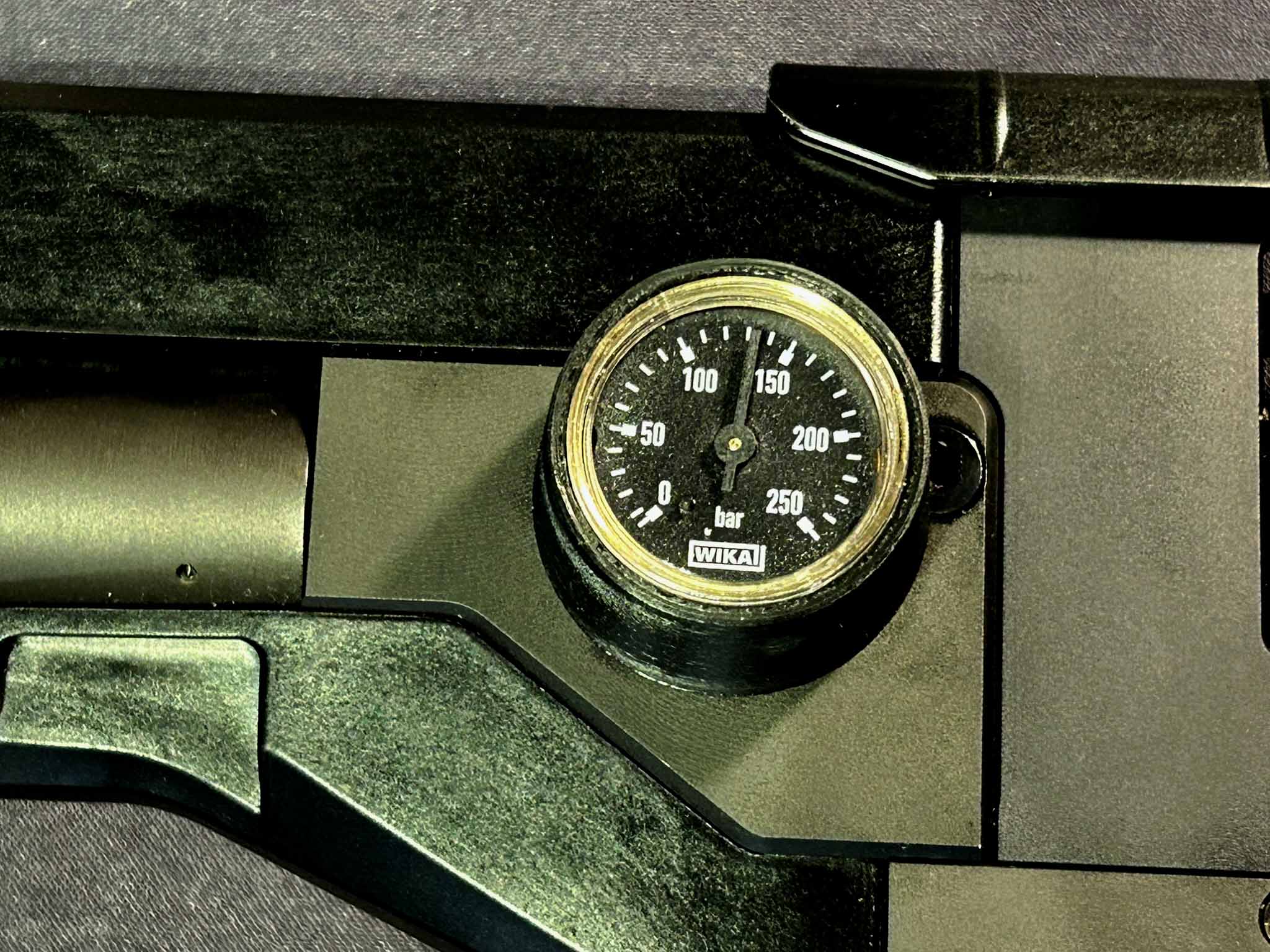 Sleeve for WIKA 28mm gauge