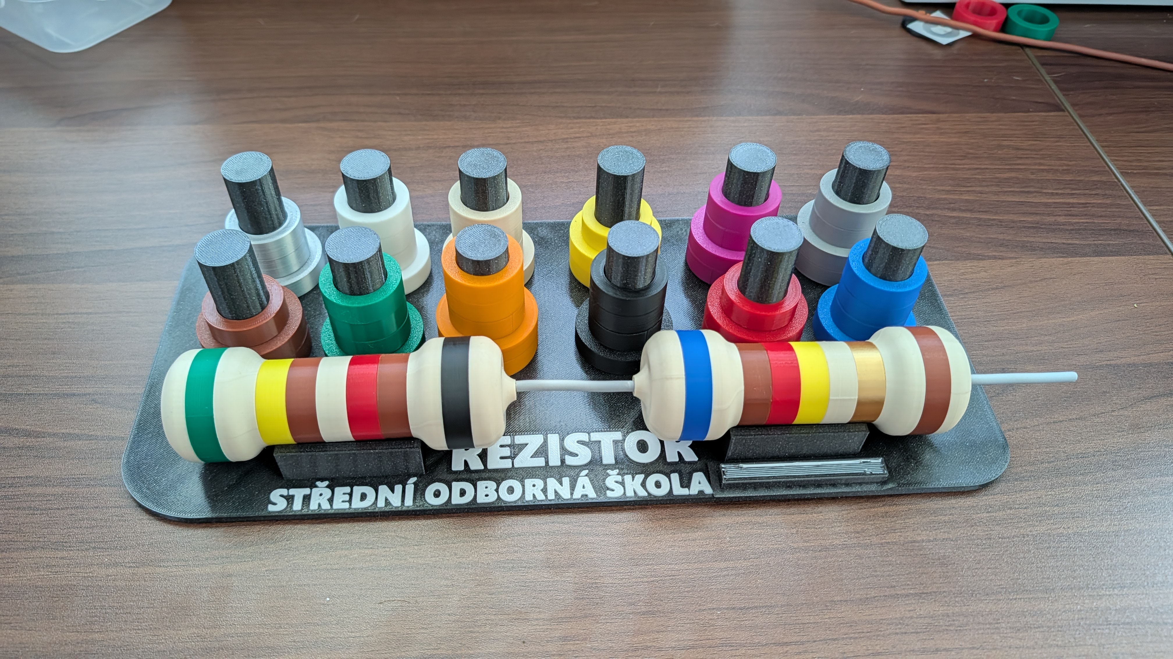 Podstavec pro model rezistor