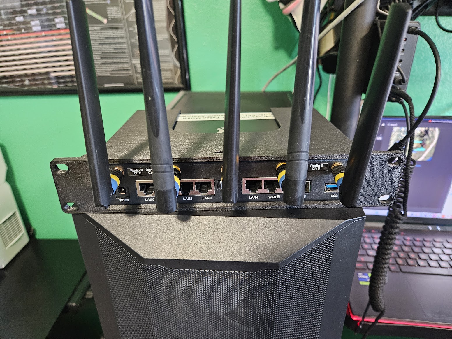 10" rack mount for Omina Turris