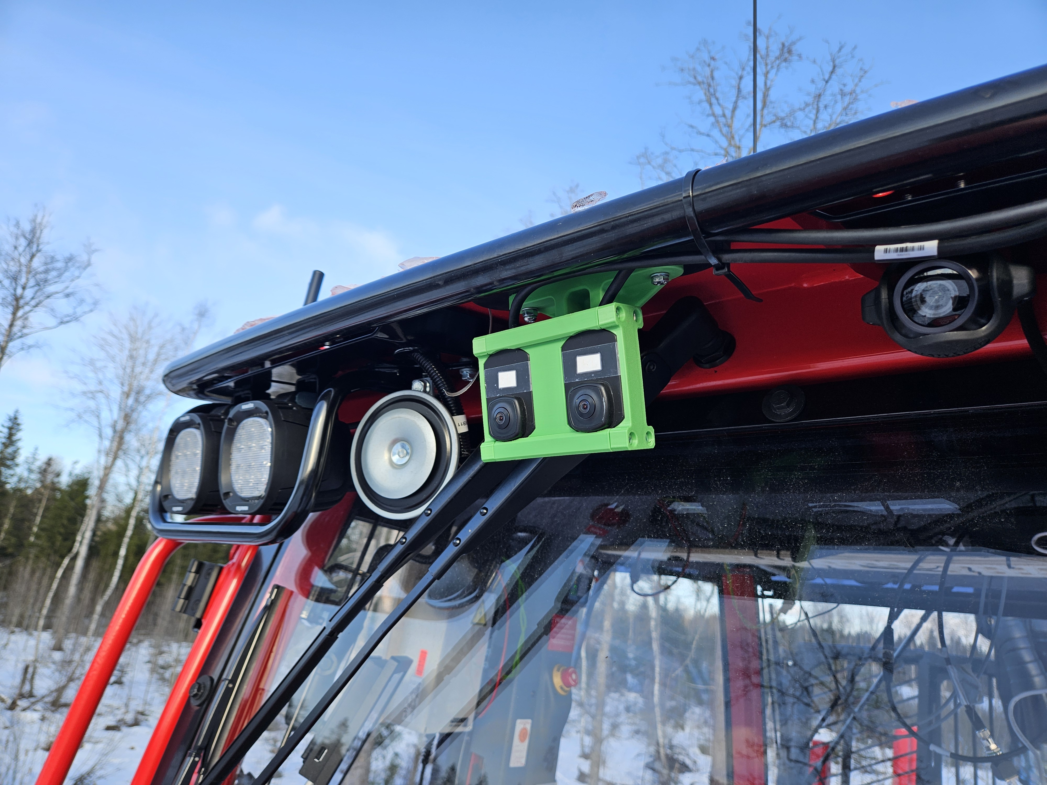 Stereo mount for orlaco emos cameras