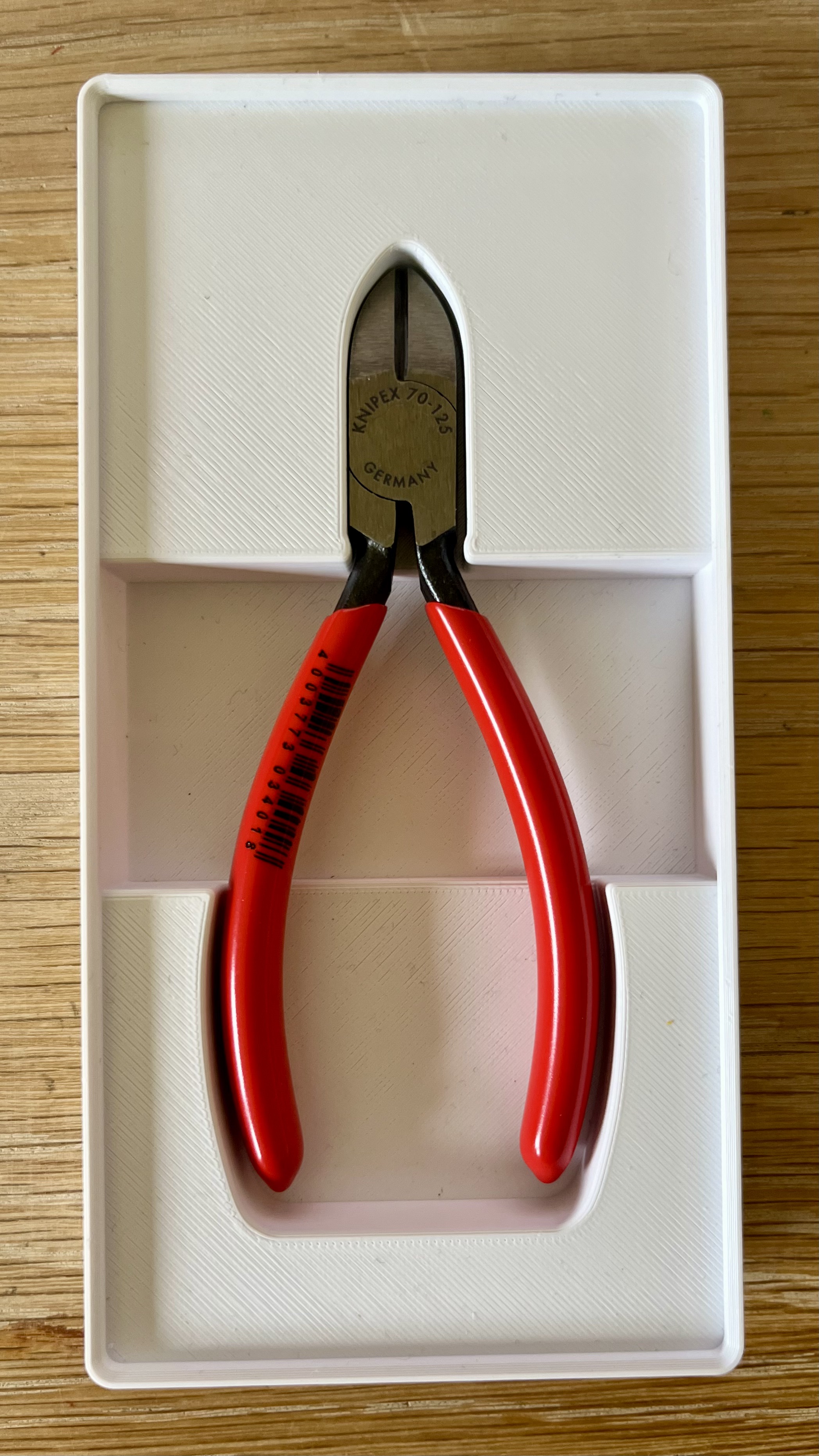 Gridfinity 2x4x3 Bin for Knipex 125mm Cutters 70 01 125