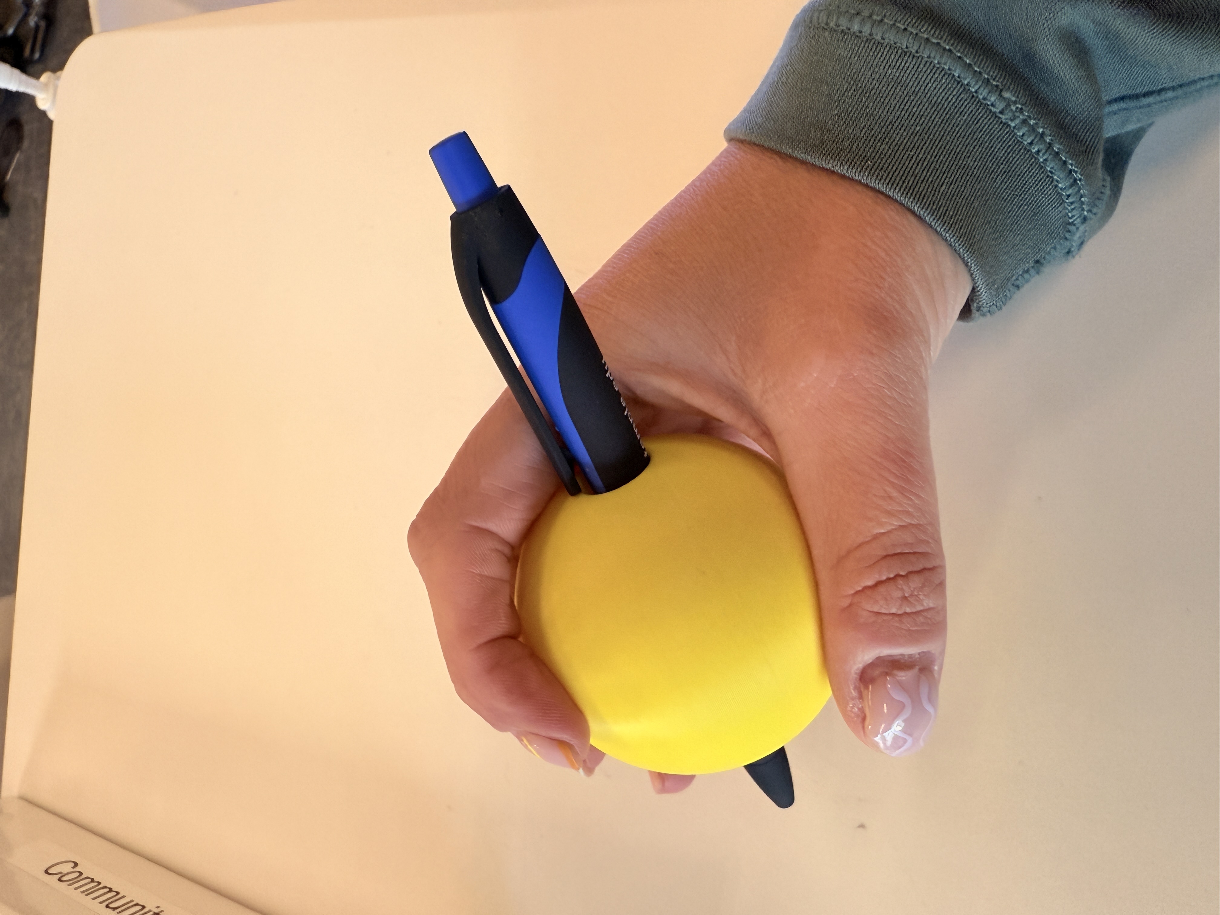 Karl's Pen Ball Holder with Screw