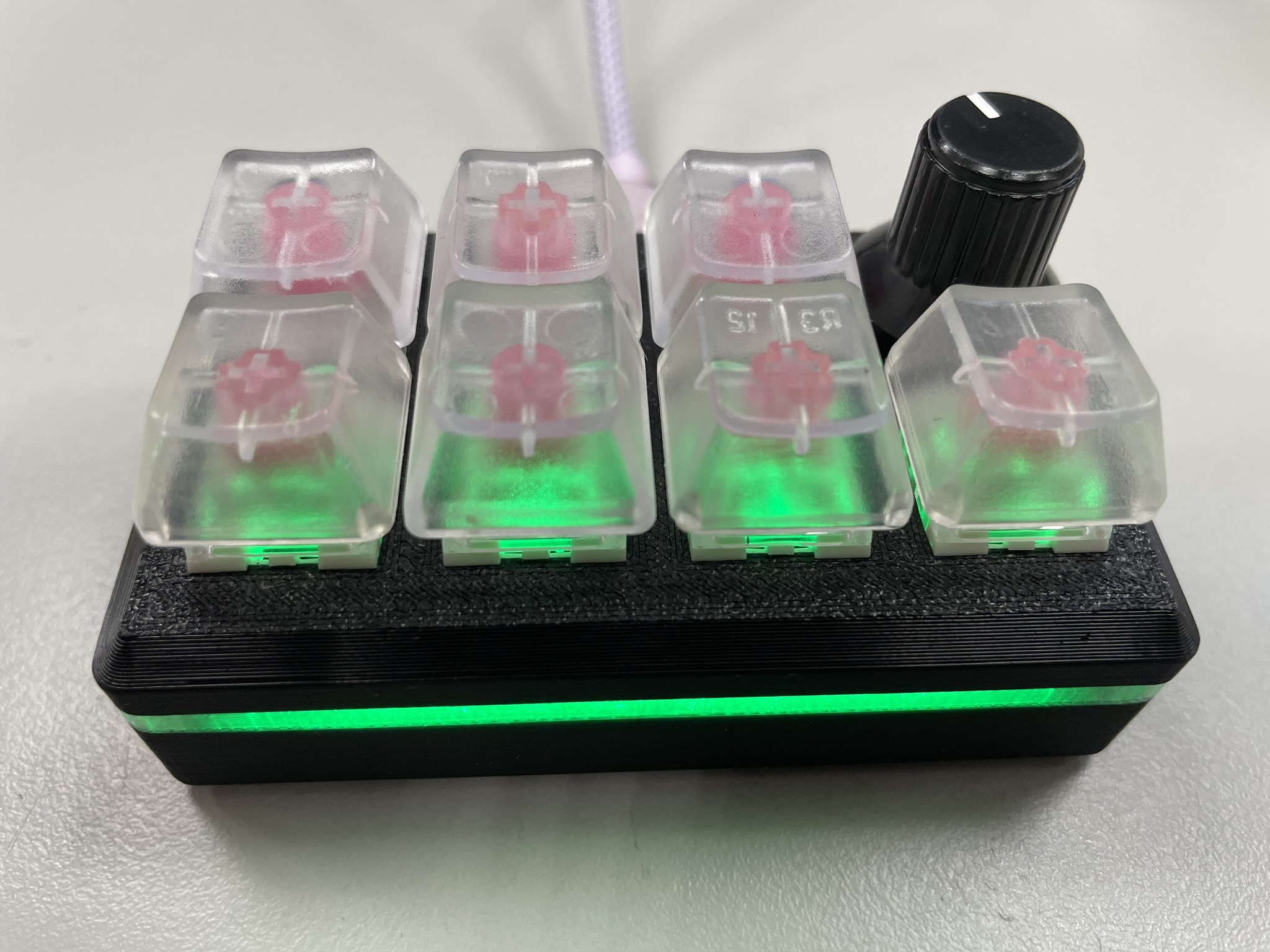 Miniatura 5 do modelo 3D A simple and compact macro keypad