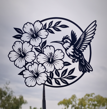 Hummingbird with Flowers in a Circle