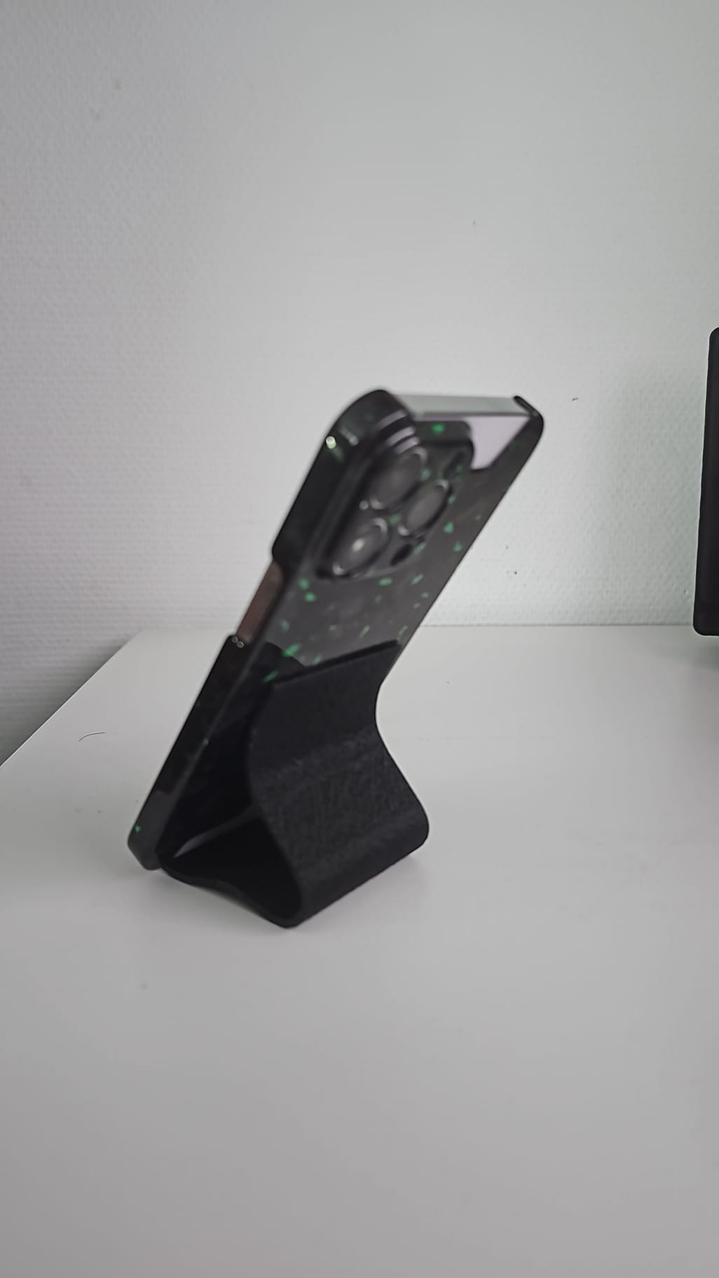 minimalistic Phone Holder