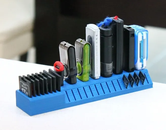 USB, SD and MicroSD holder for USB Sticks in Signal Violet