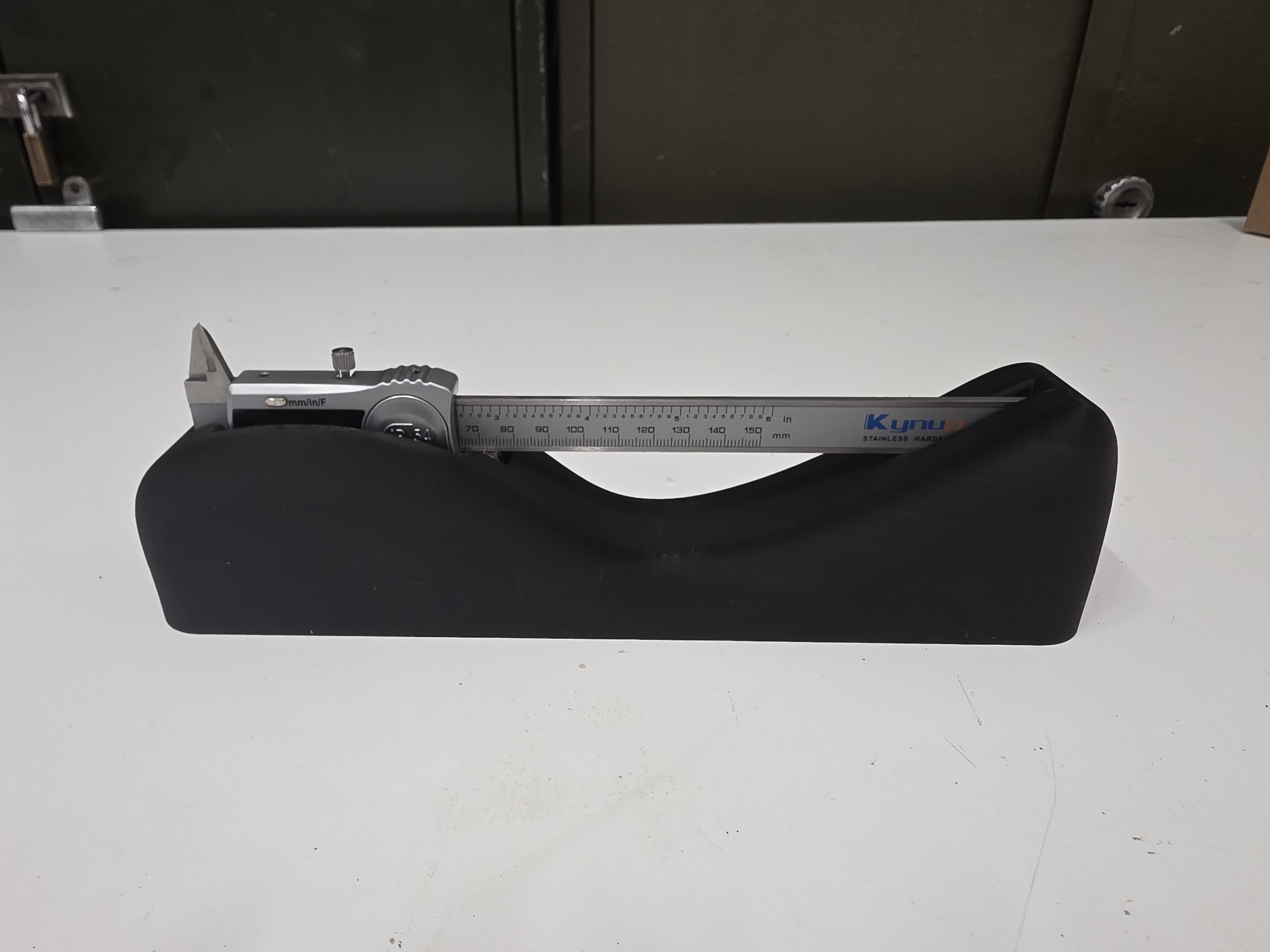 Kynup CR2032 caliper desktop holder