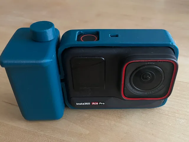 Insta360 Ace Pro grip