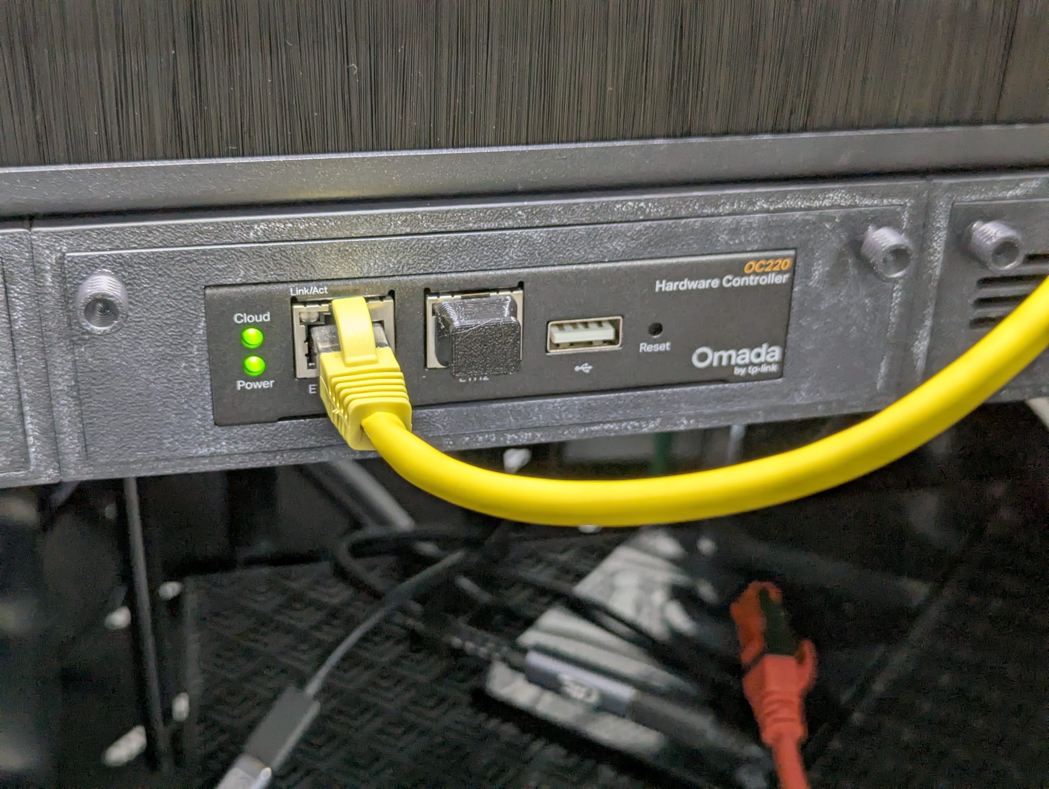 TP-Link Omada OC220 & OC200