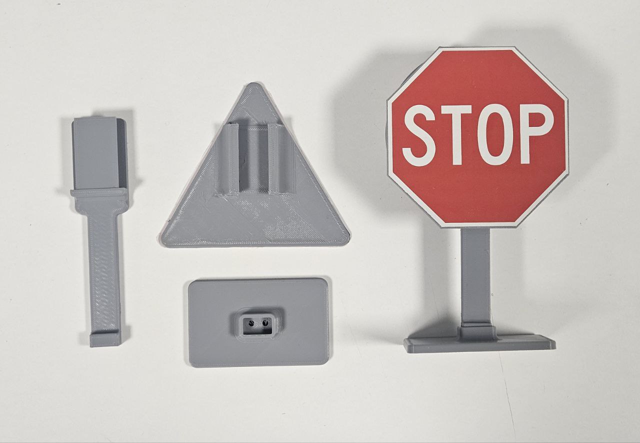 Modular Traffic Sign with Different Shapes