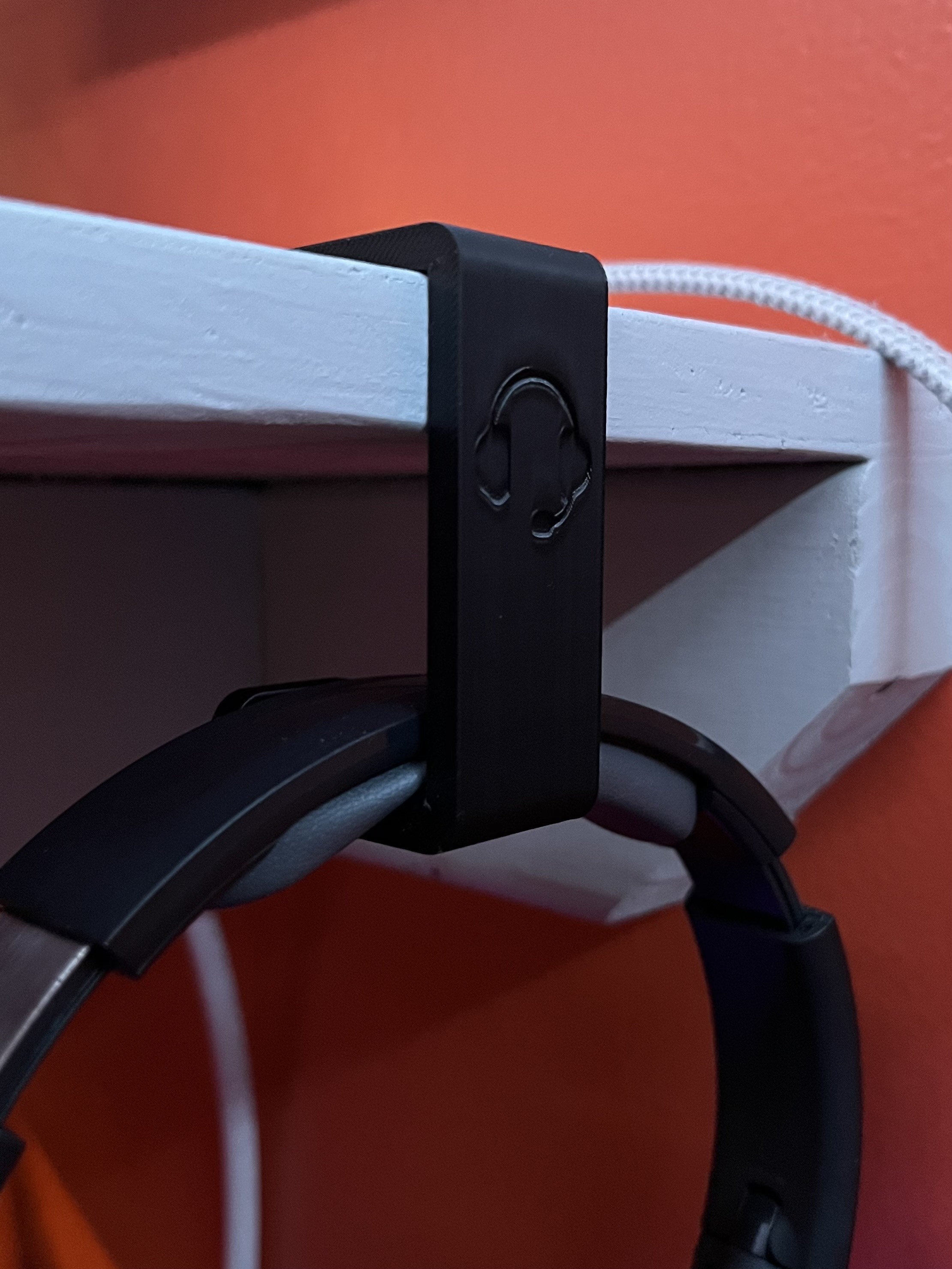 Desk Mounted Headphone Holder - NO ATTACHMENT REQUIRED