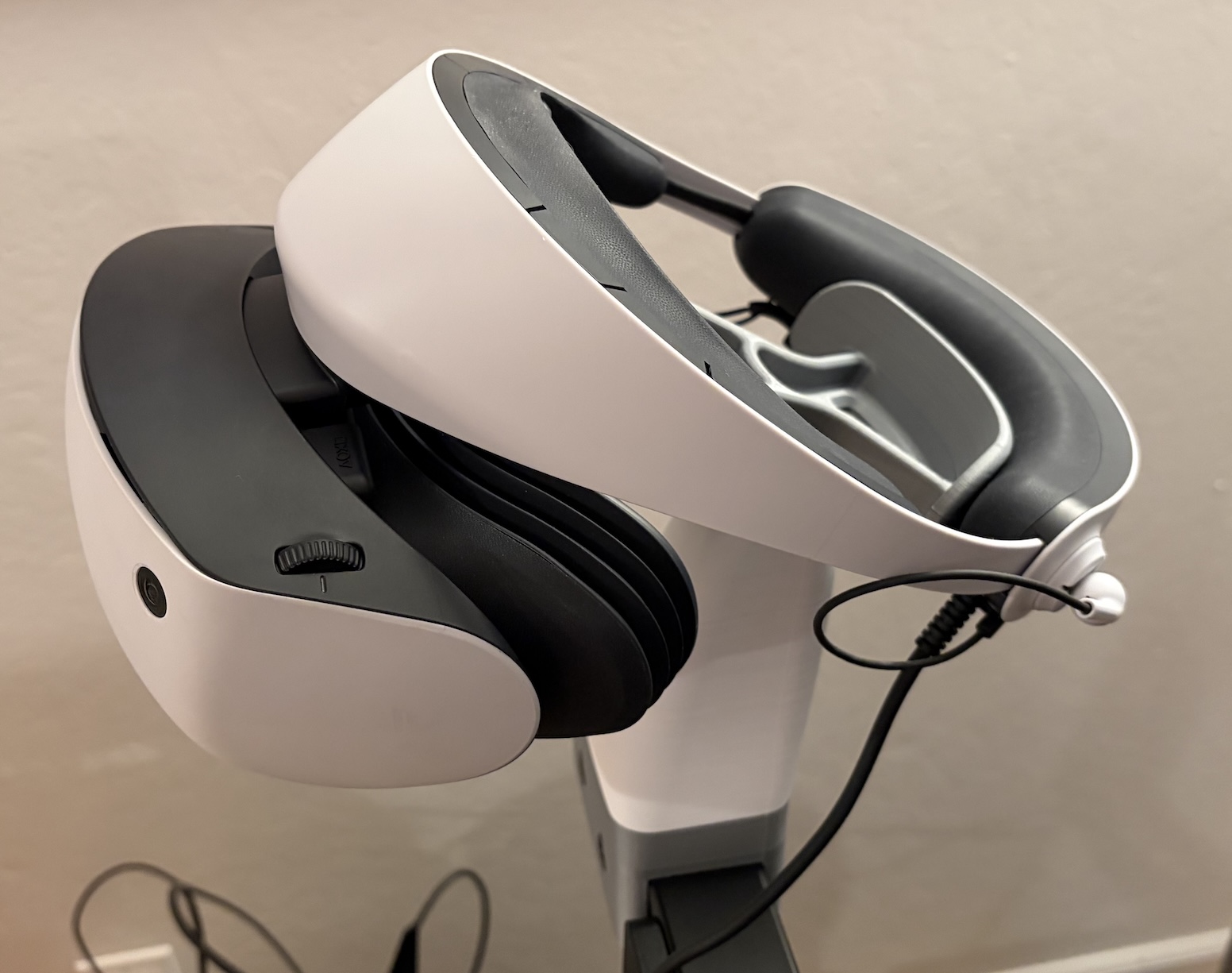 PSVR2 Headset Stand for 1.5" T-Slot Aluminum Extrusion
