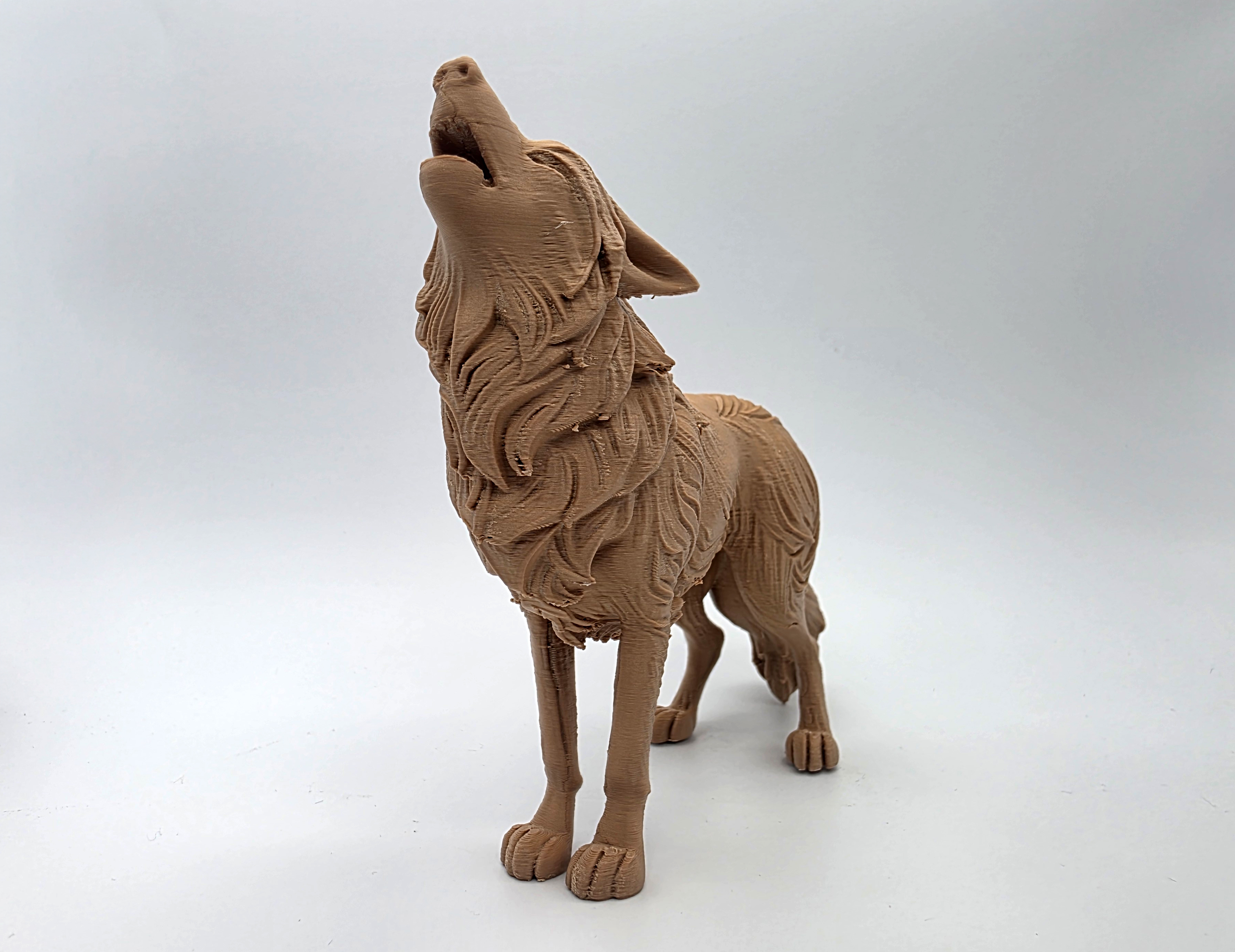 Miniatura 5 do modelo 3D Standing Howling Wolf Statue