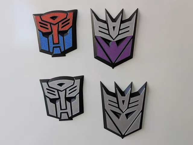 Transformers – Autobots & Decepticons 3D Logo Badges (Fridge Magnet / Keychain)