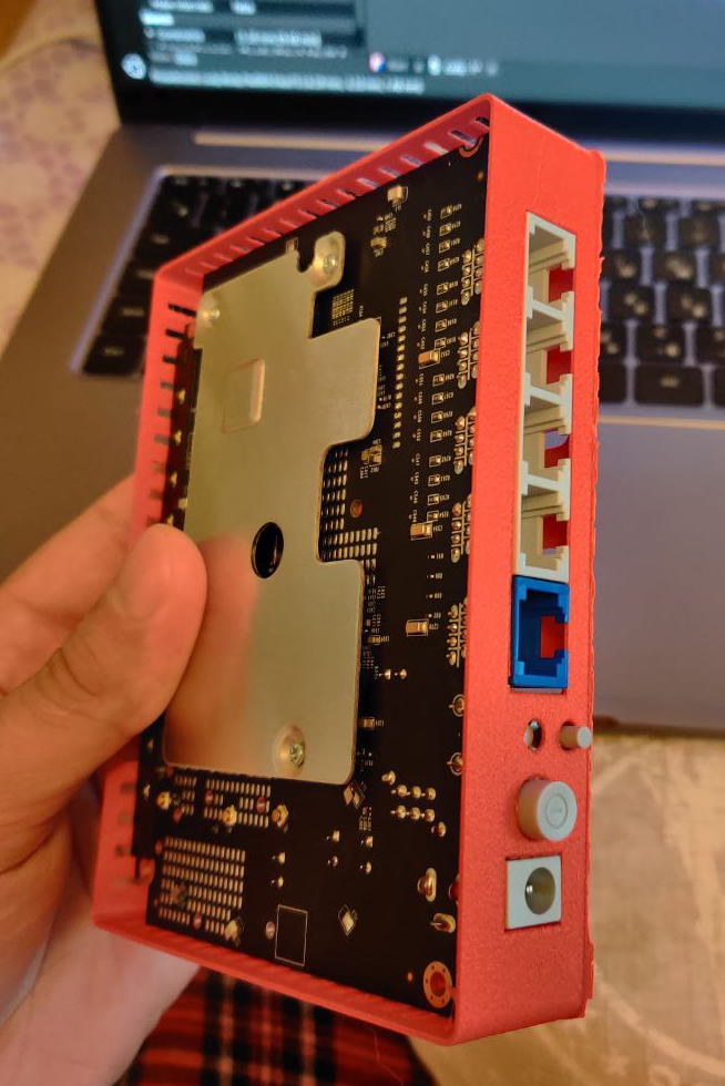 Compact case for Cudy router