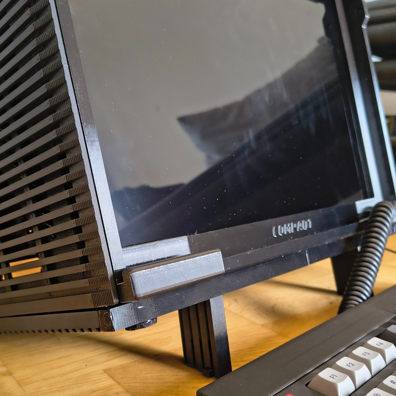 Compaqt Portable x86-64 All-in-One SFF PC by Alexander Bogdanovski ...