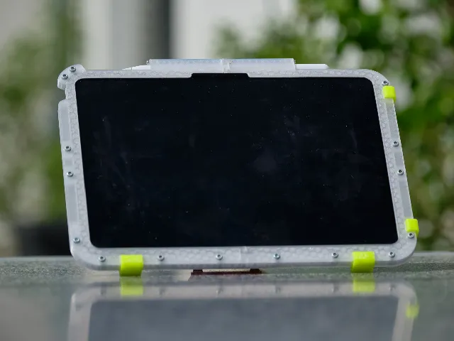 iPad Pro M4 rugged case WITH Kickstand