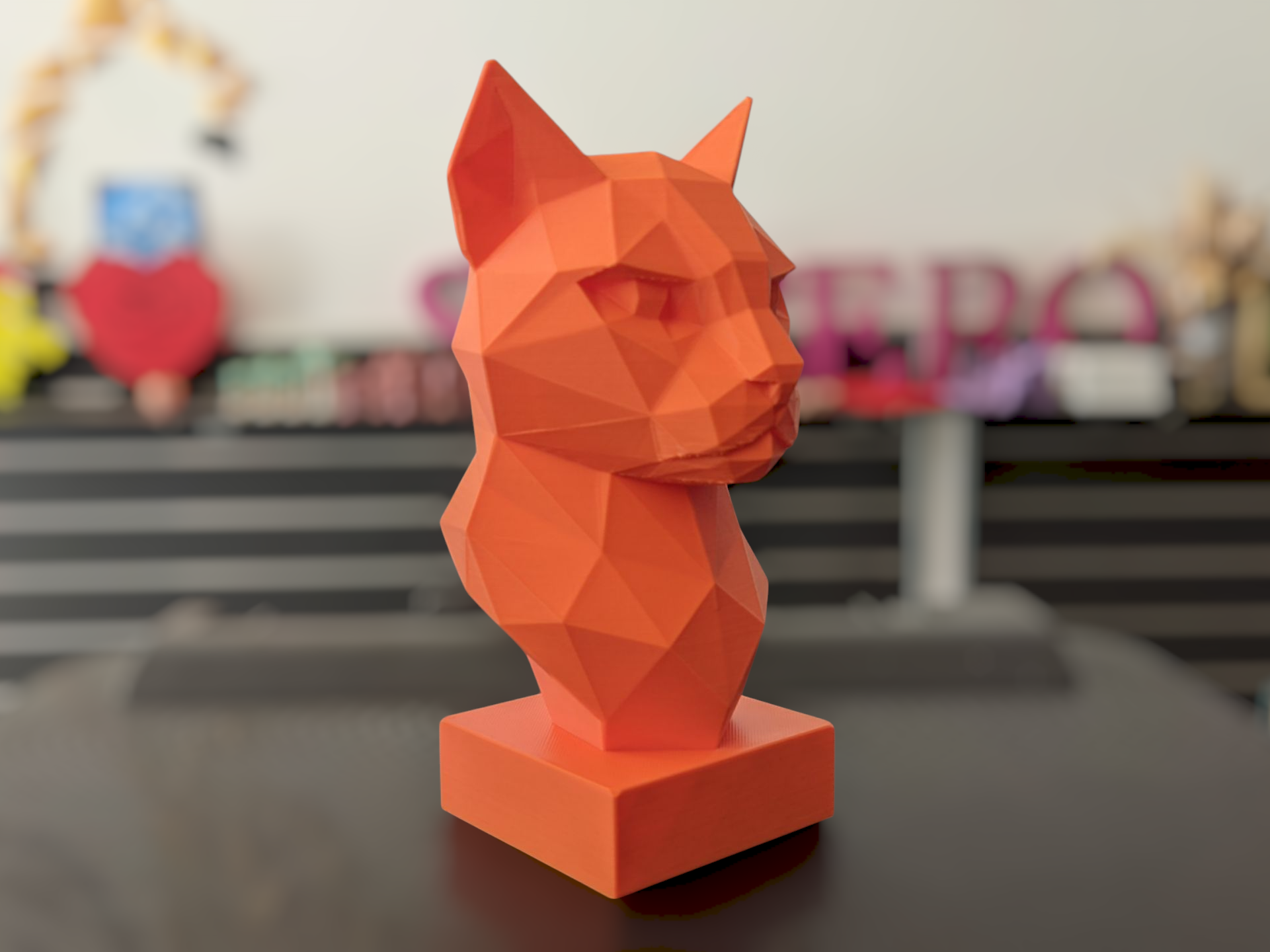 Miniatura 3 do modelo 3D Geometric Cat Bust