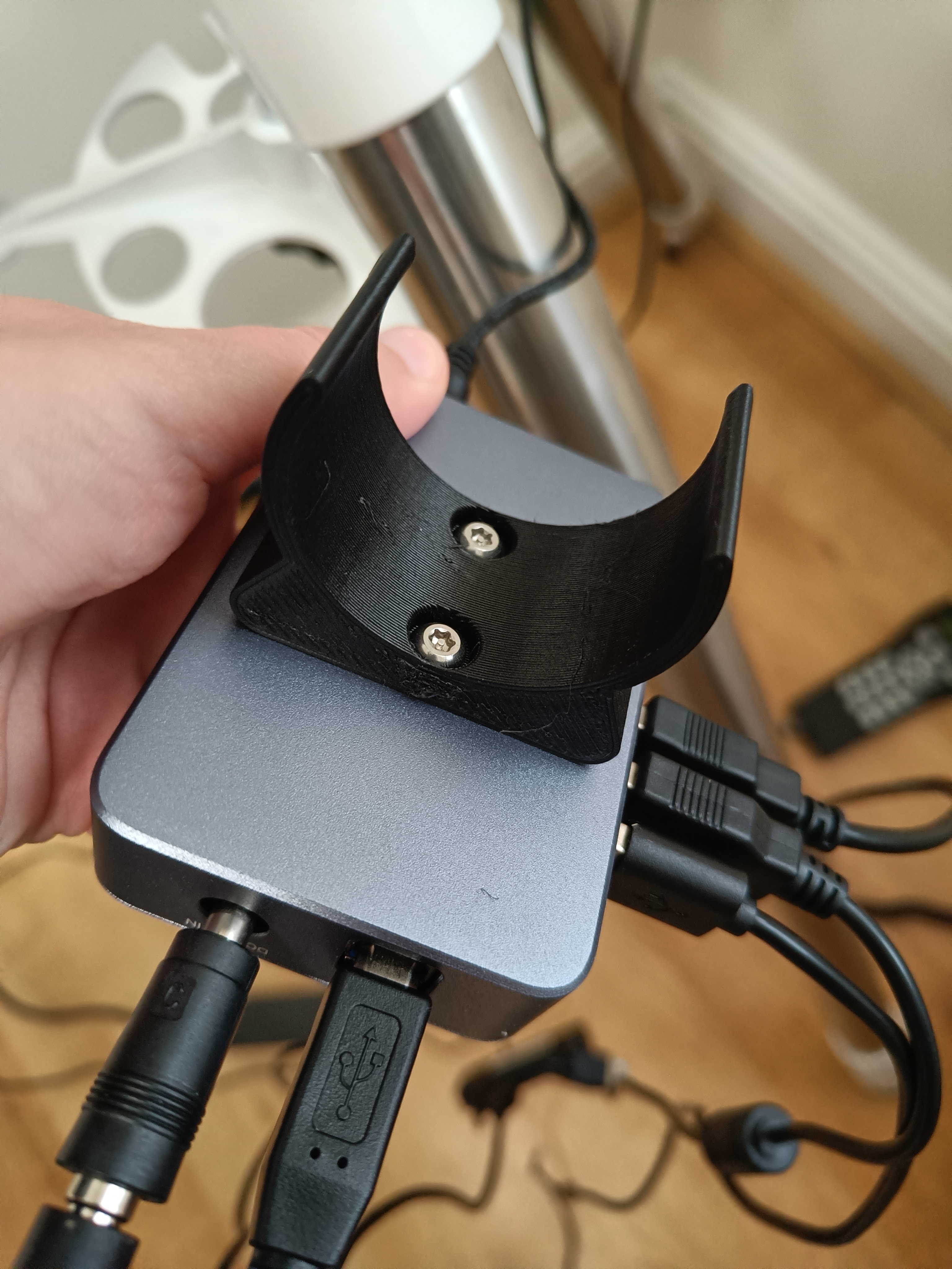 Skywatcher tripod mount adapter with screw holes for SVBONY SV241 hub