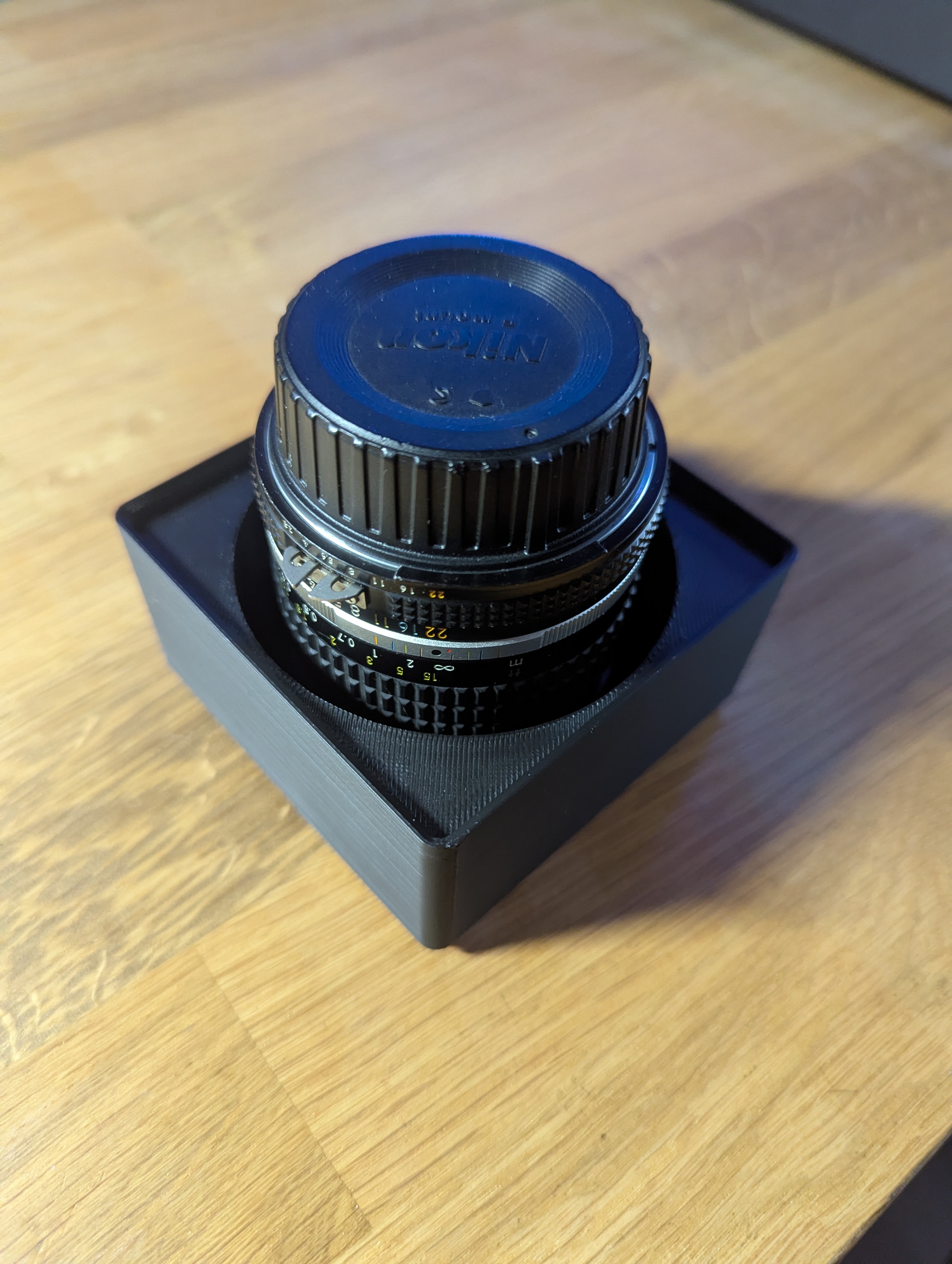 2x2 Gridfinity 42mm Nikkor 28mm 2.8 with HN-2 lenshood bin