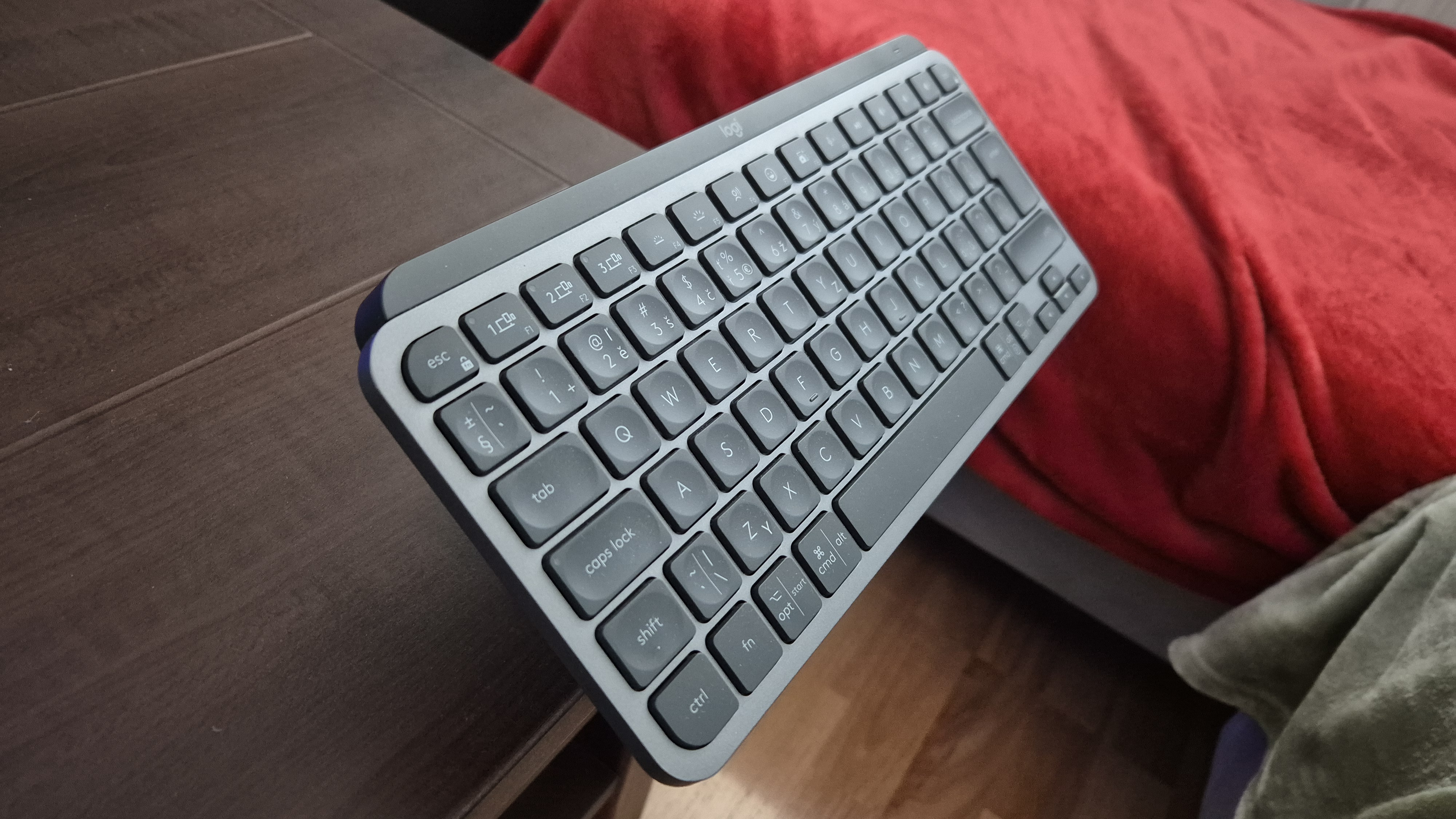 MX Keys Stand for a Living Room Table (F360 Parametric)