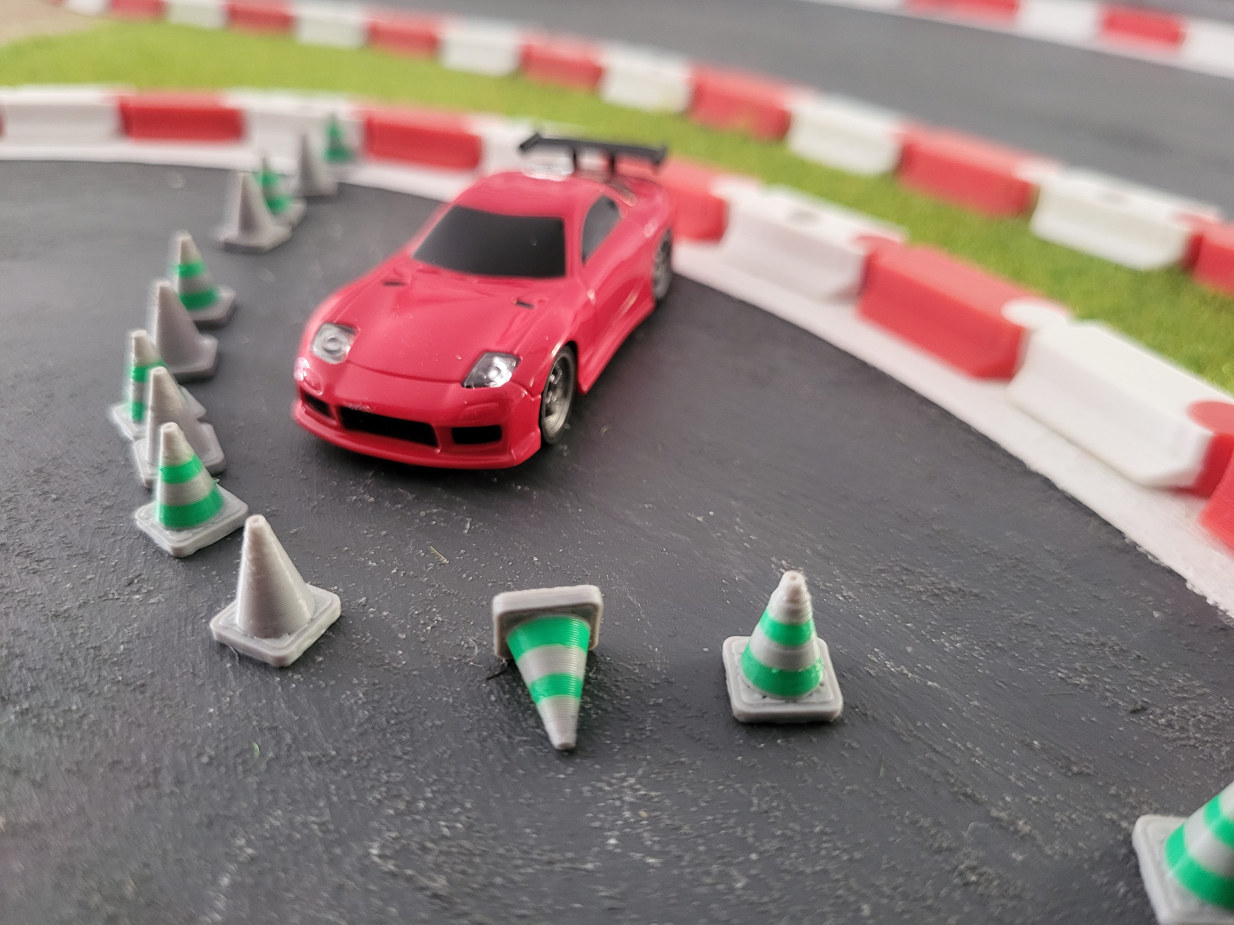 Tiny Traffic Cones 1/76 — thumbnail 3