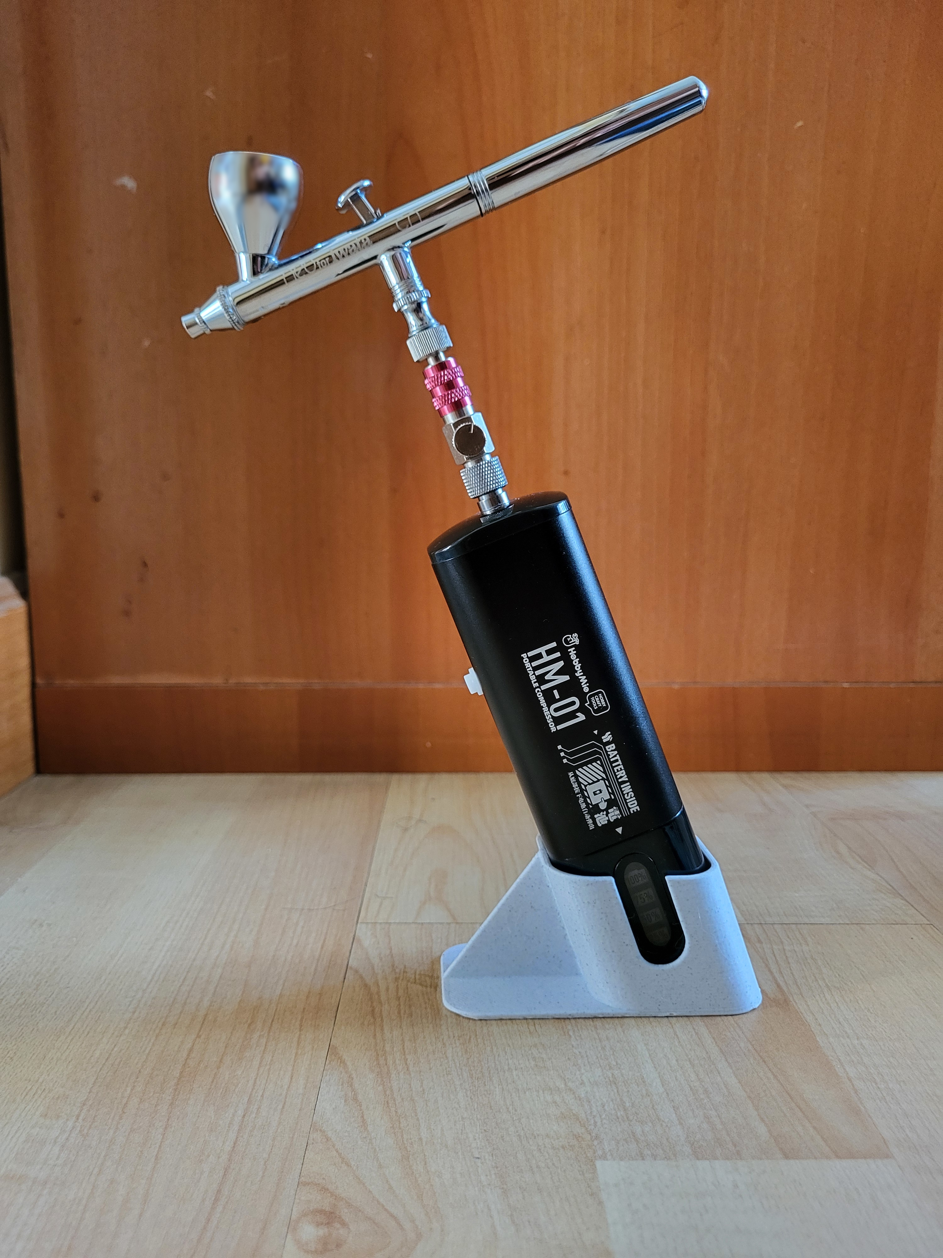 HOBBY MIO HM-01 portable air pump tilted stand