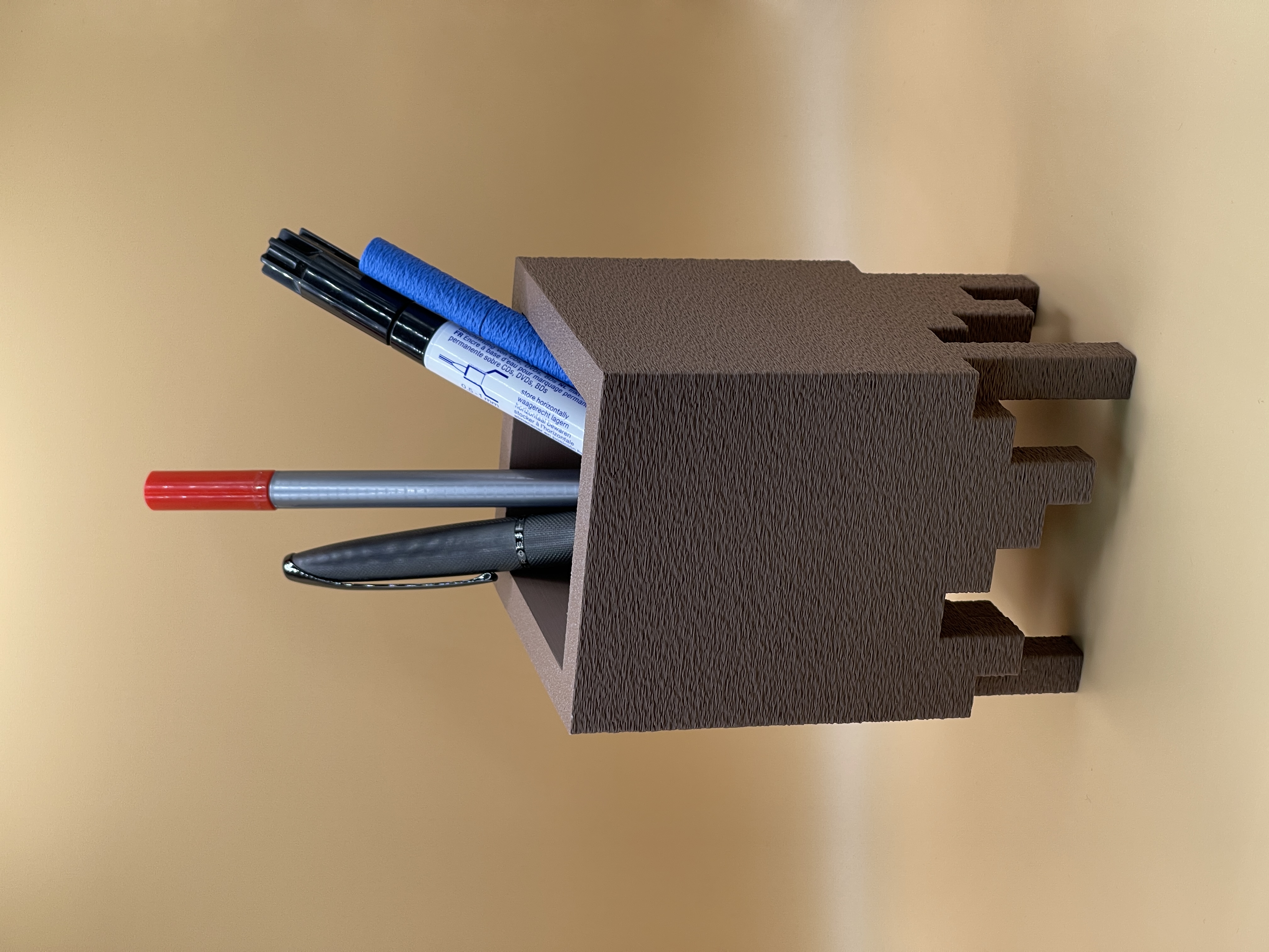 Pixelstyle Pen Holder