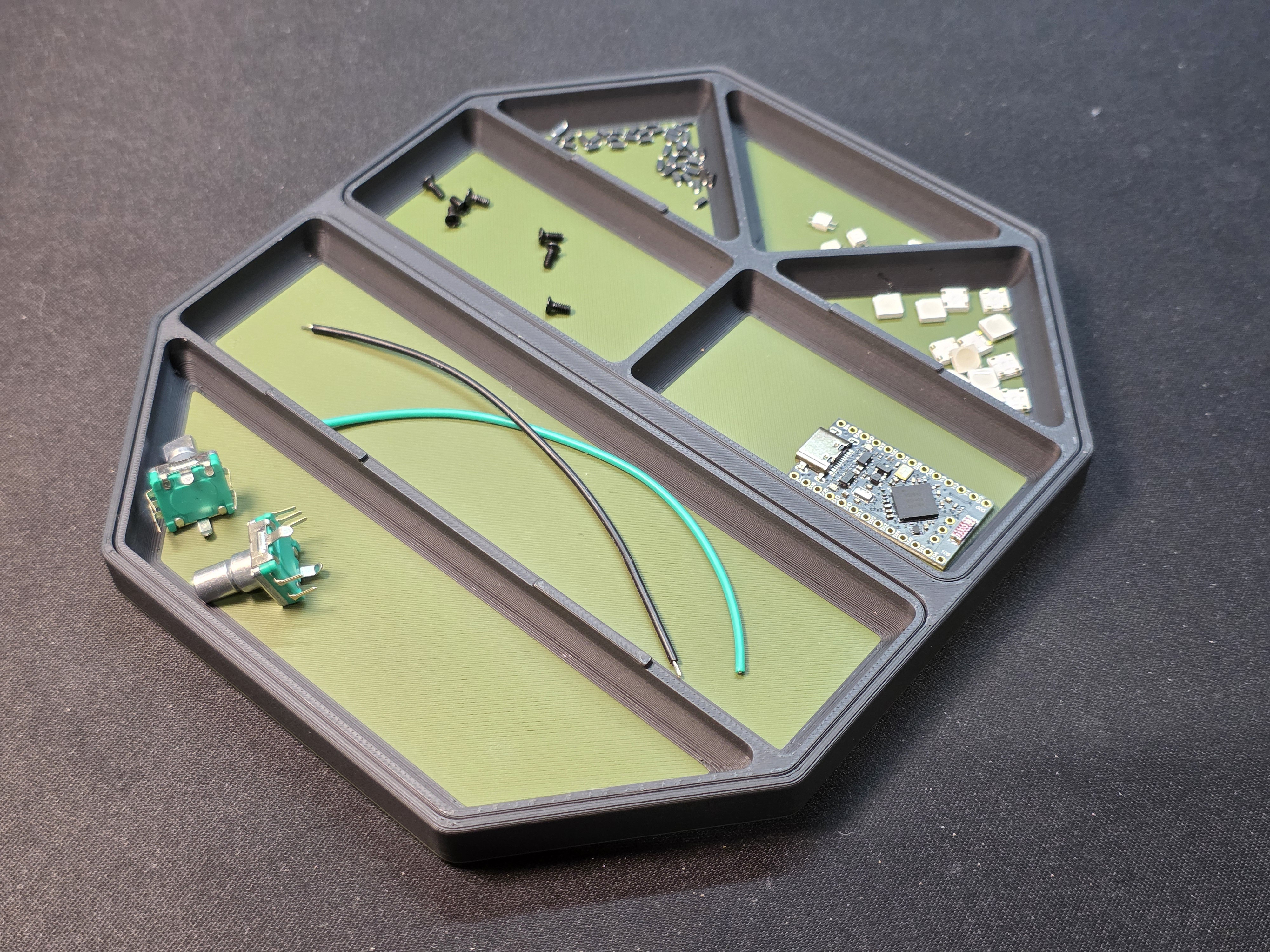 Miniatura 2 do modelo 3D Stackable Modular Parts Tray System