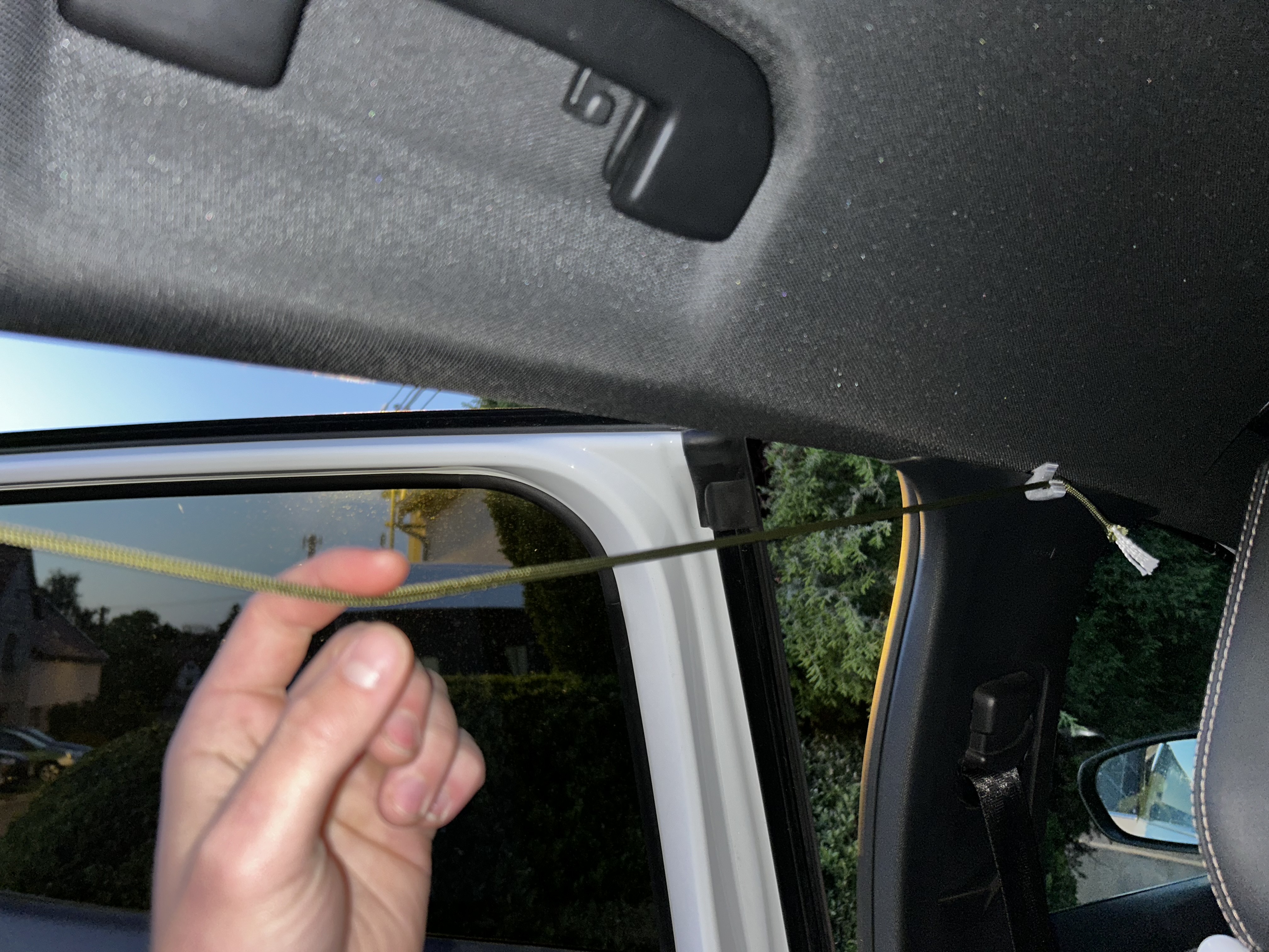Miniatura 3 do modelo 3D Universal car hook (headliner hook)
