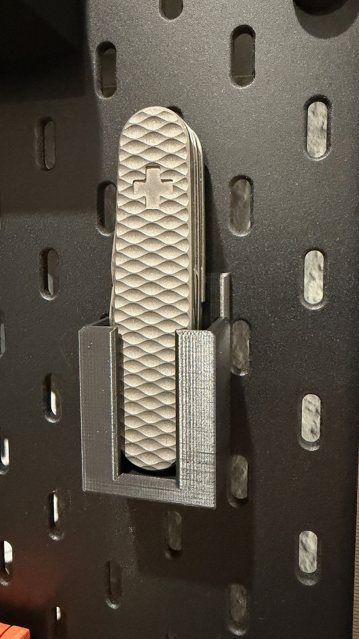 Skadis-holder for SAK Victorinox knife 3D model