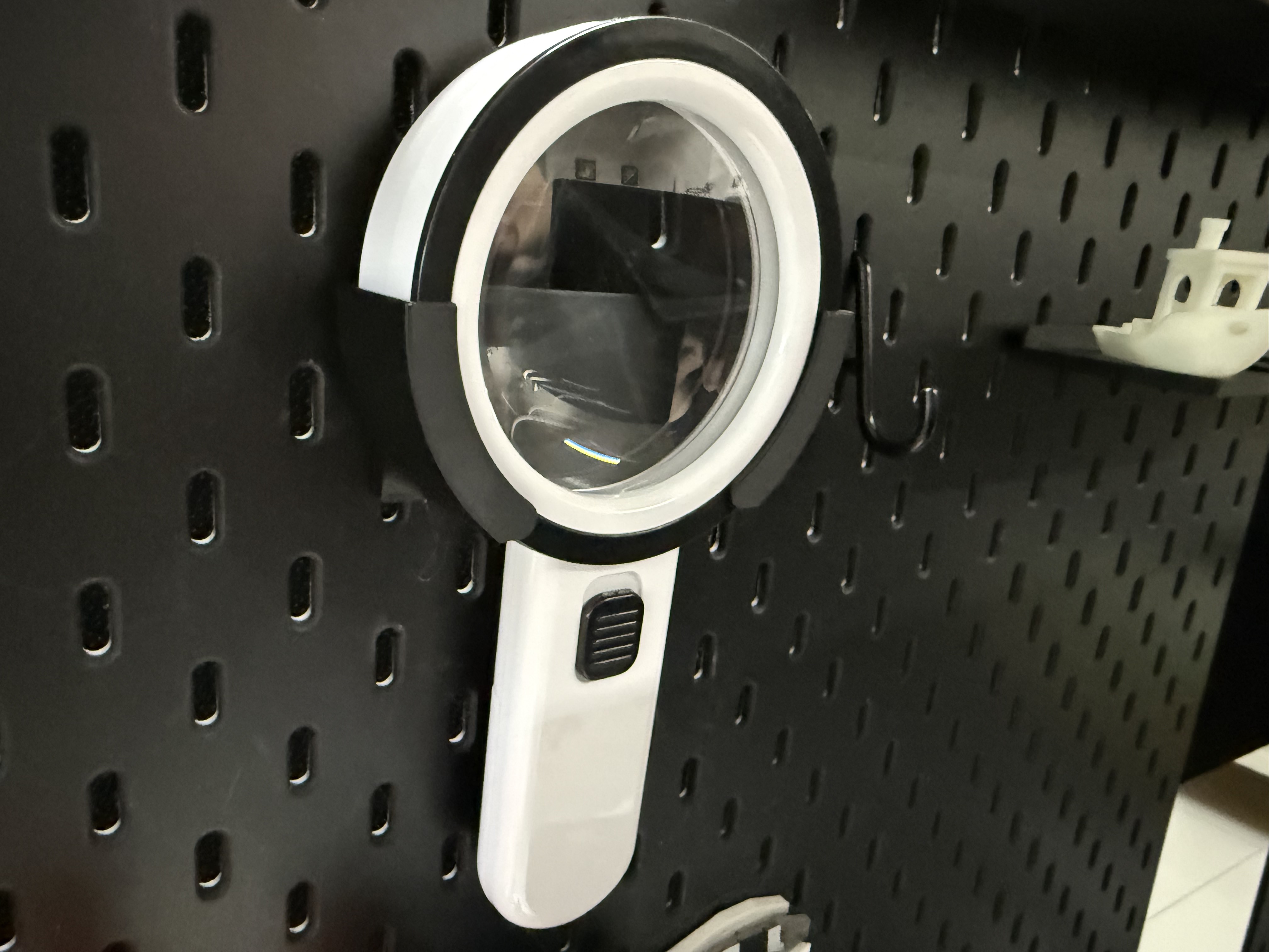 IKEA Skådis magnifying glass holder