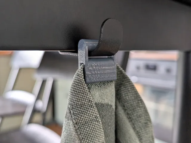 Towel hook for IKEA Tommaryd table
