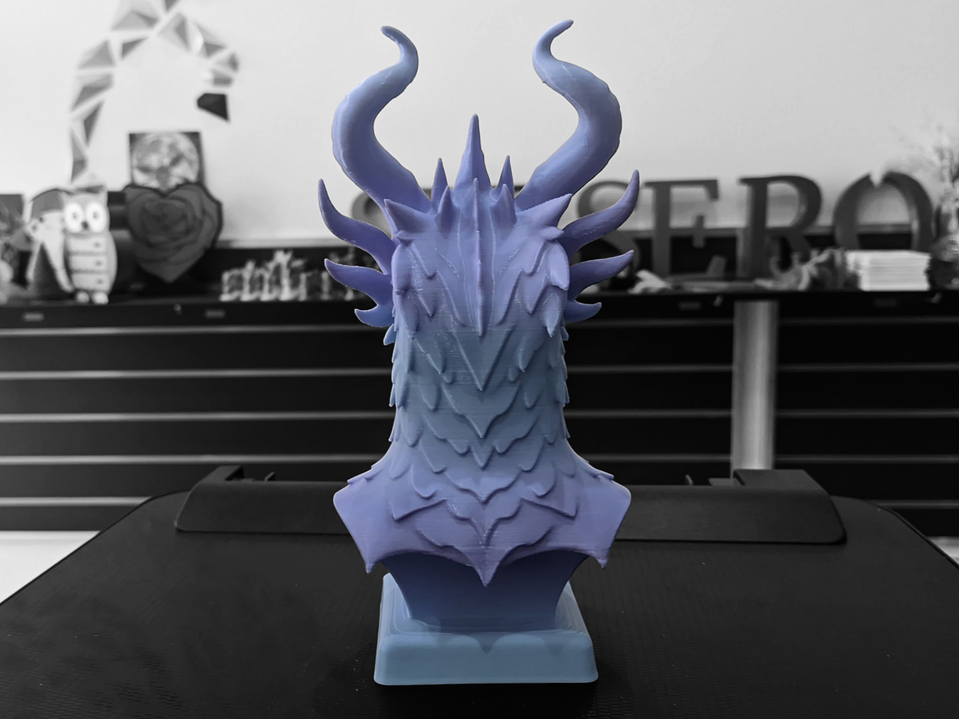Cosmic Dragon Bust — miniatura 4
