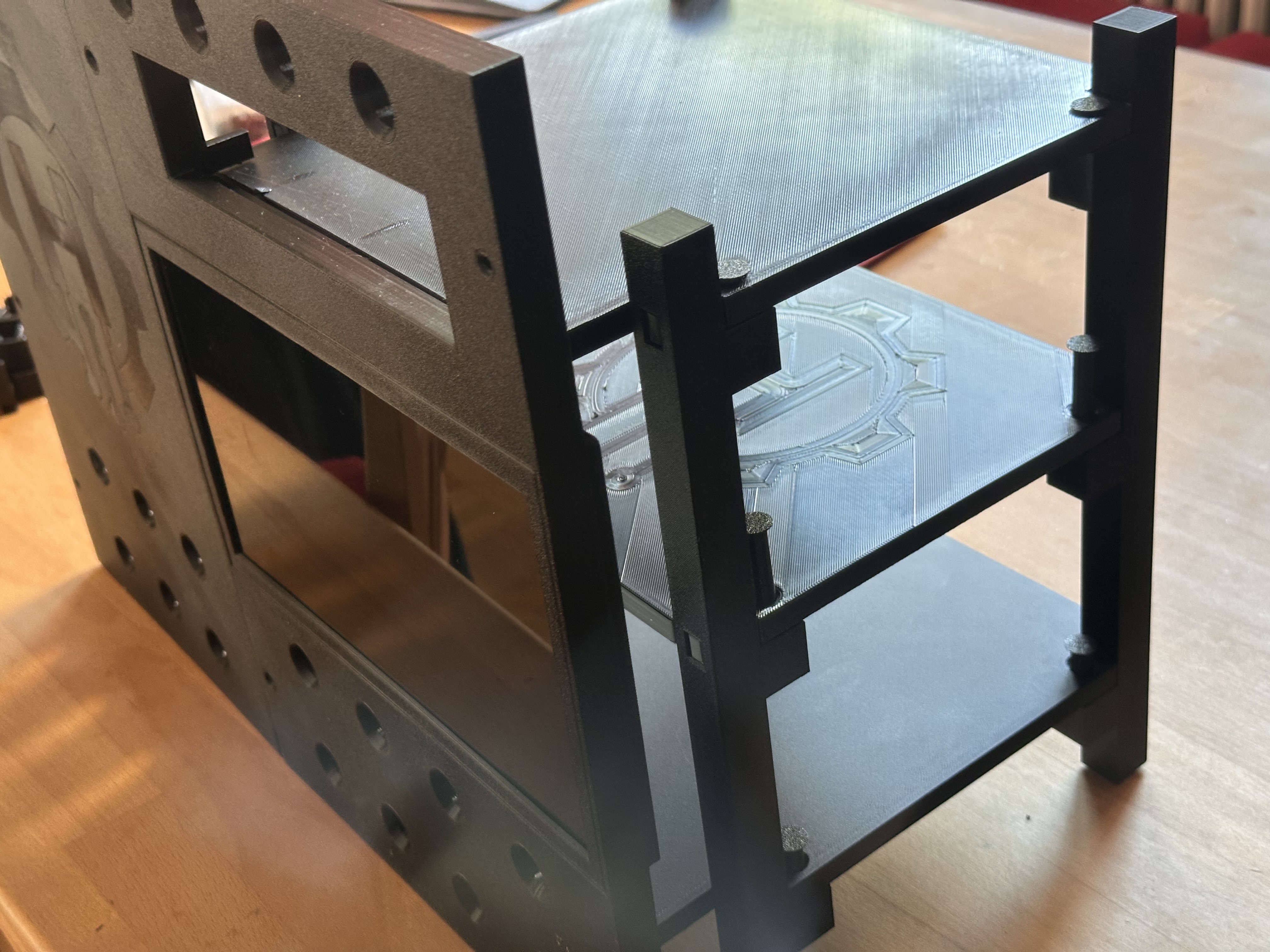 early beta - Blende mit Aufnahme für Display Raspberry und zB Alden Sat Steuerung, Keystone in Giottiline Toscan 74GC