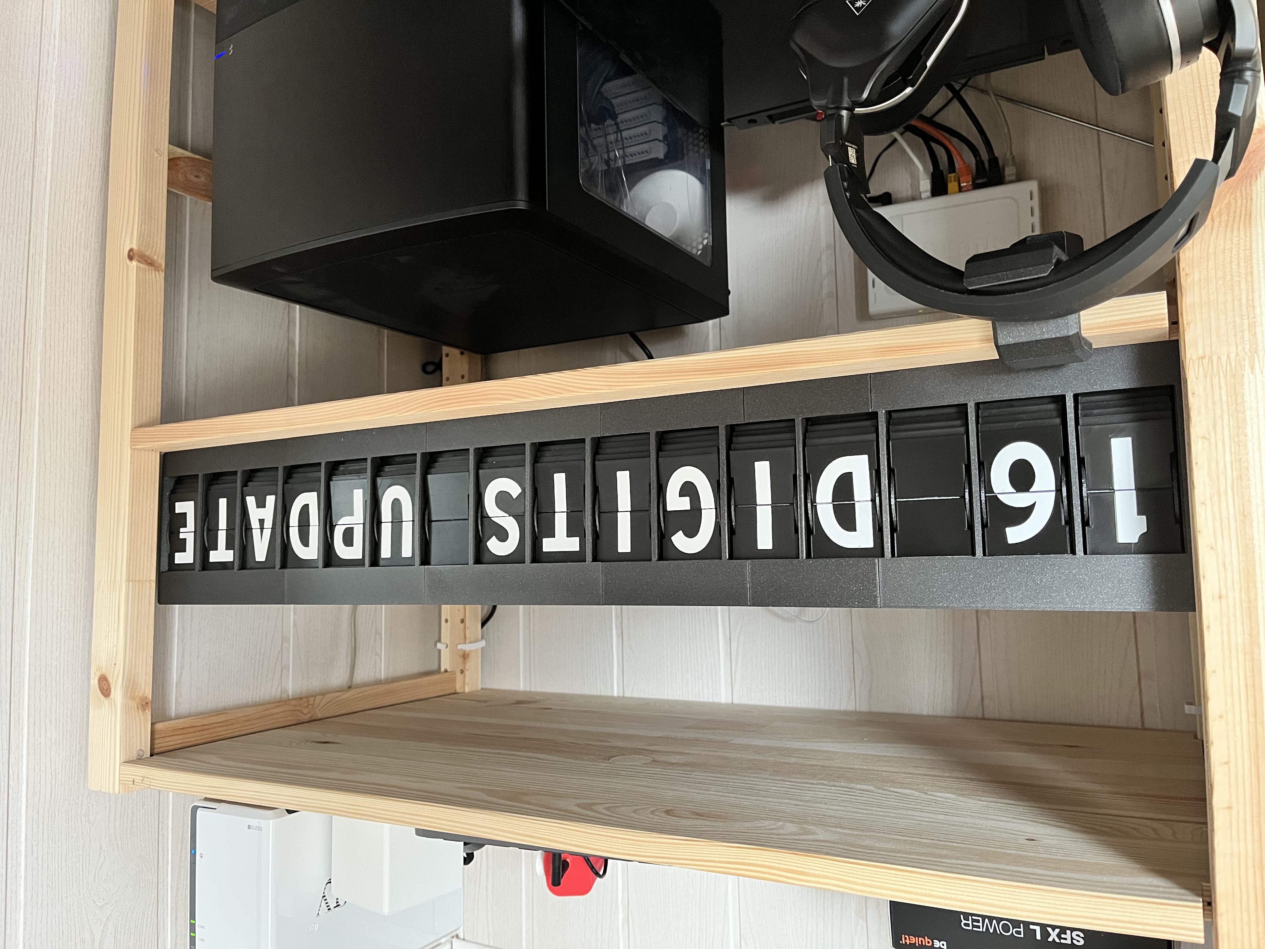 16-digit Split-Flap Display (Mini+)