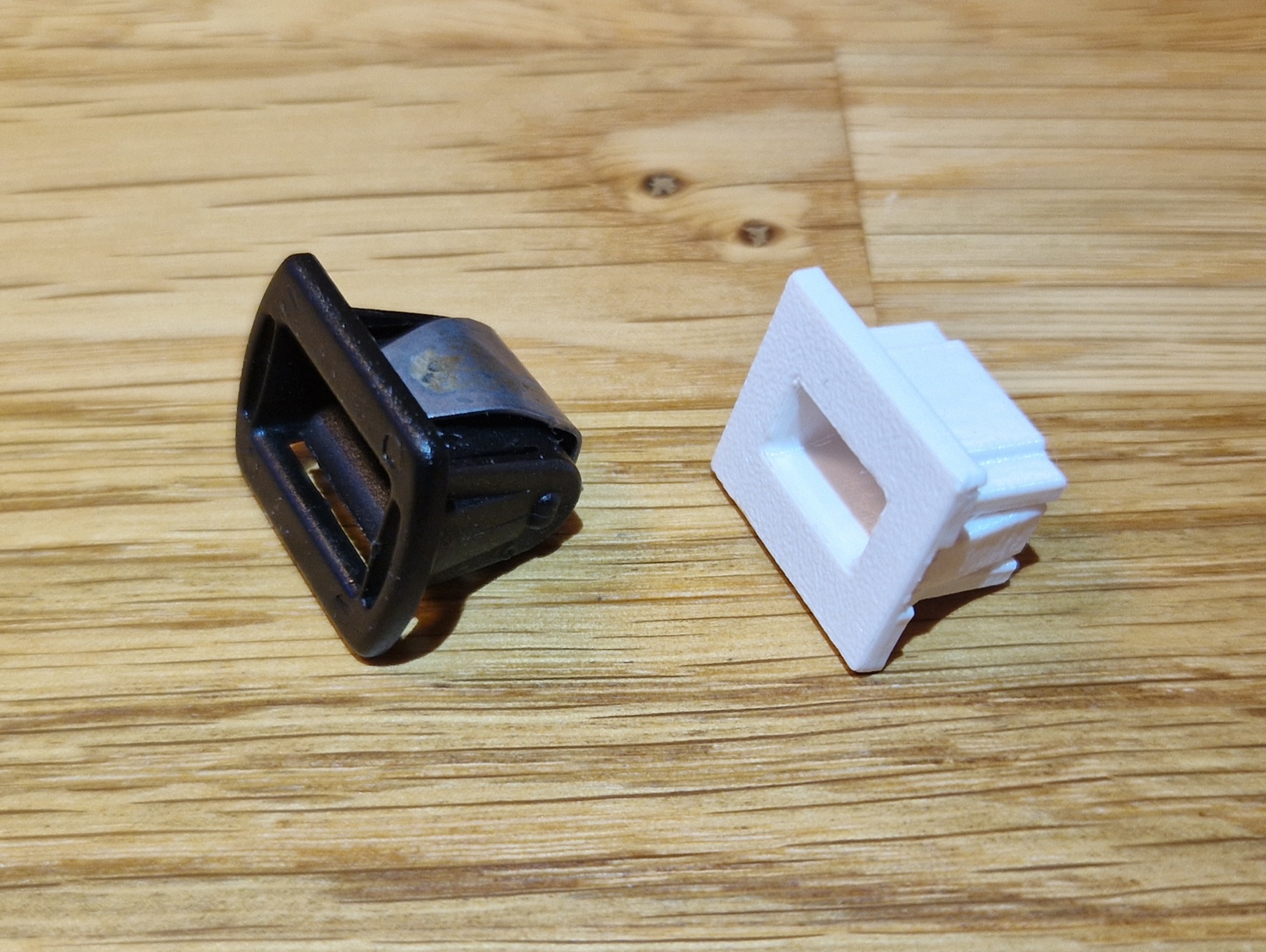 Ikea Luftig/Whirlpool kitchen hood cover clip. 3D model