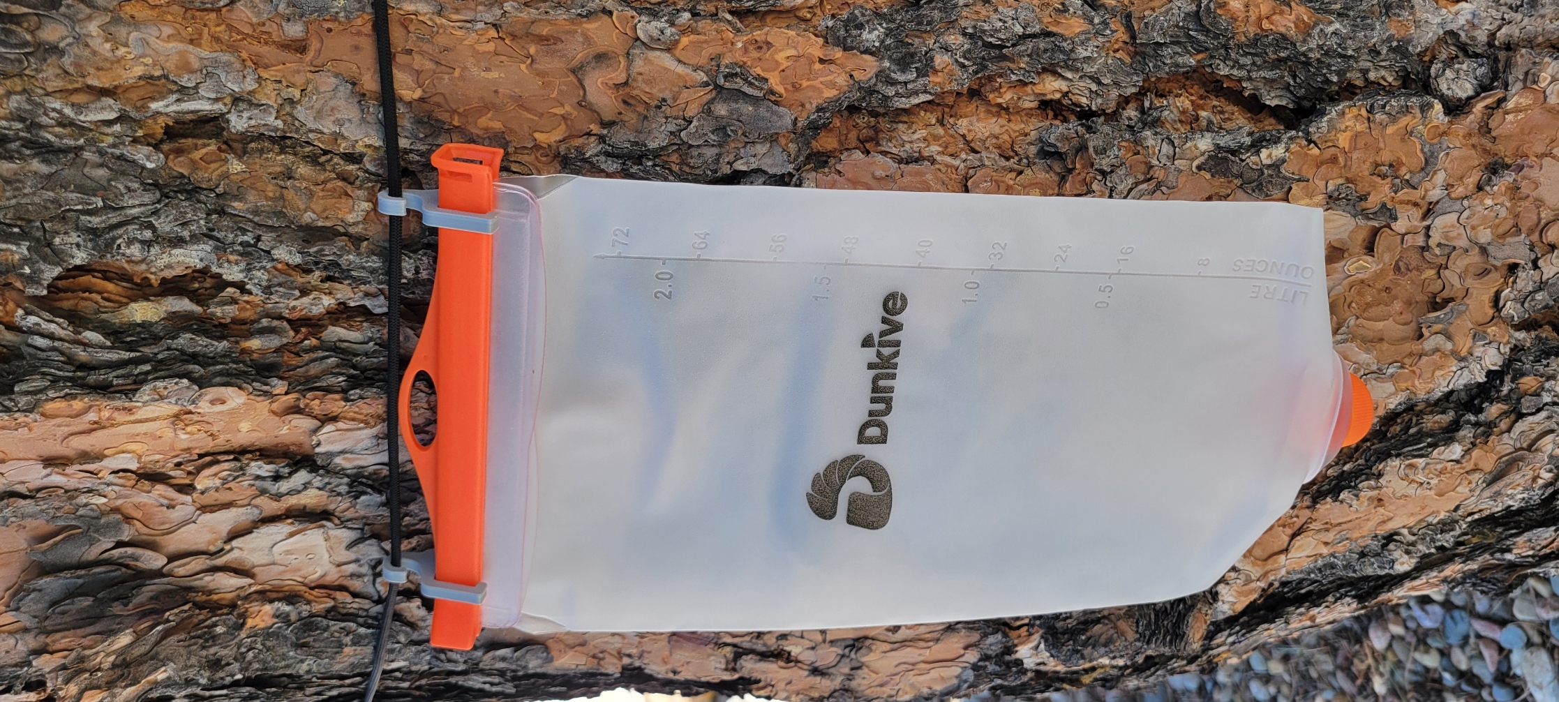 Dunkive water bladder hook