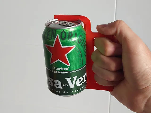 Minimalist flat can holder